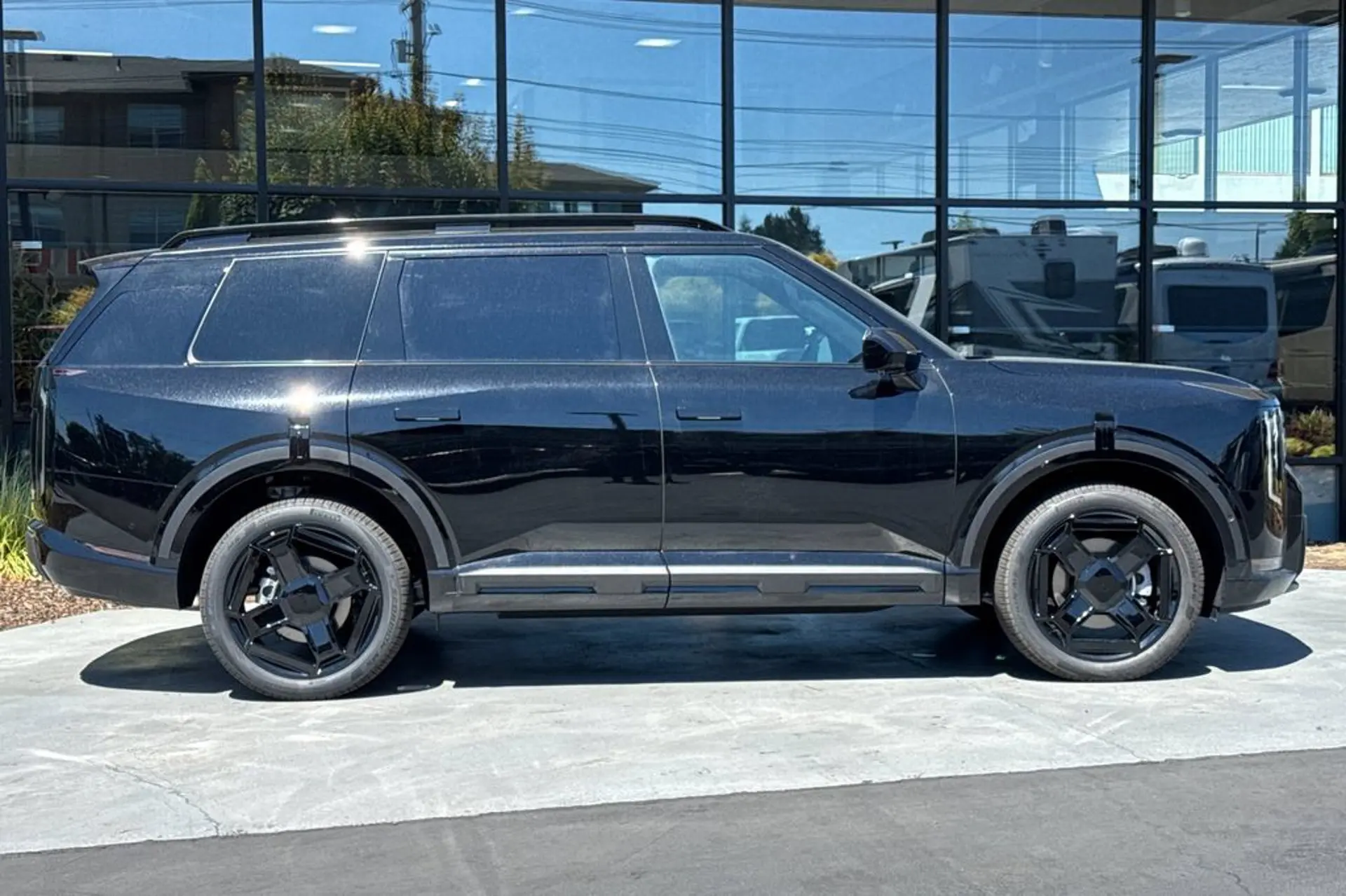 2027 Kia Telluride X-Line SX Prestige AWD photo 3