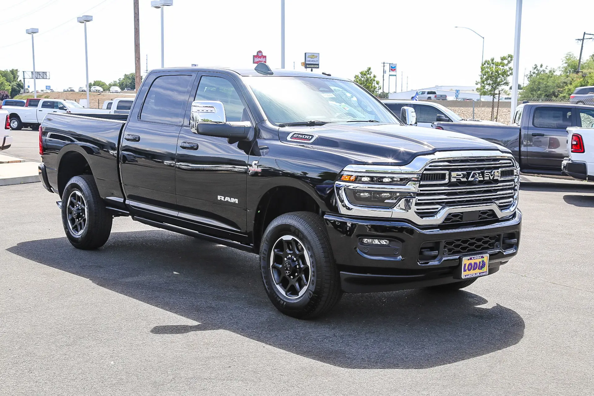 2026 RAM 2500 Laramie 4X4 Crew Cab SWB photo 5