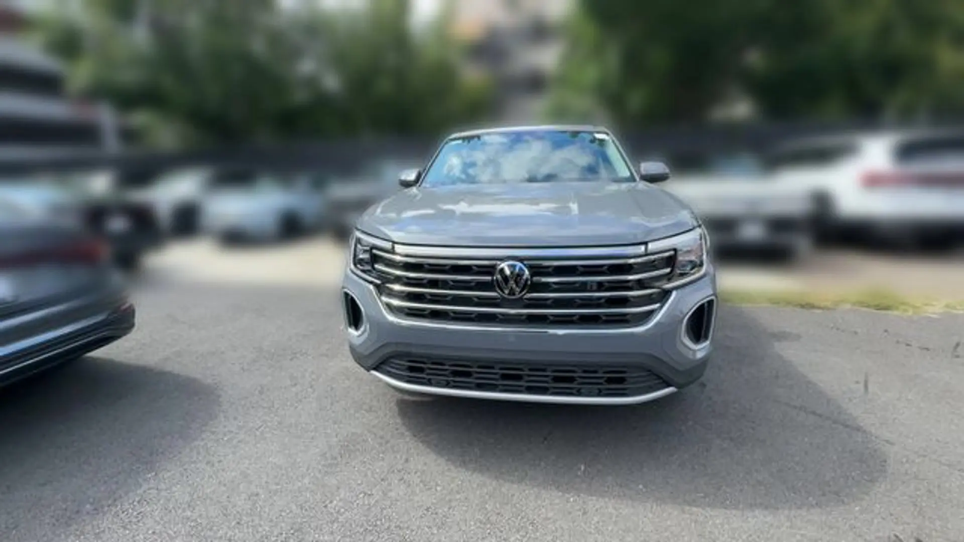 2026 Volkswagen Atlas 2.0T SE w/Tech 4MOTION photo 3