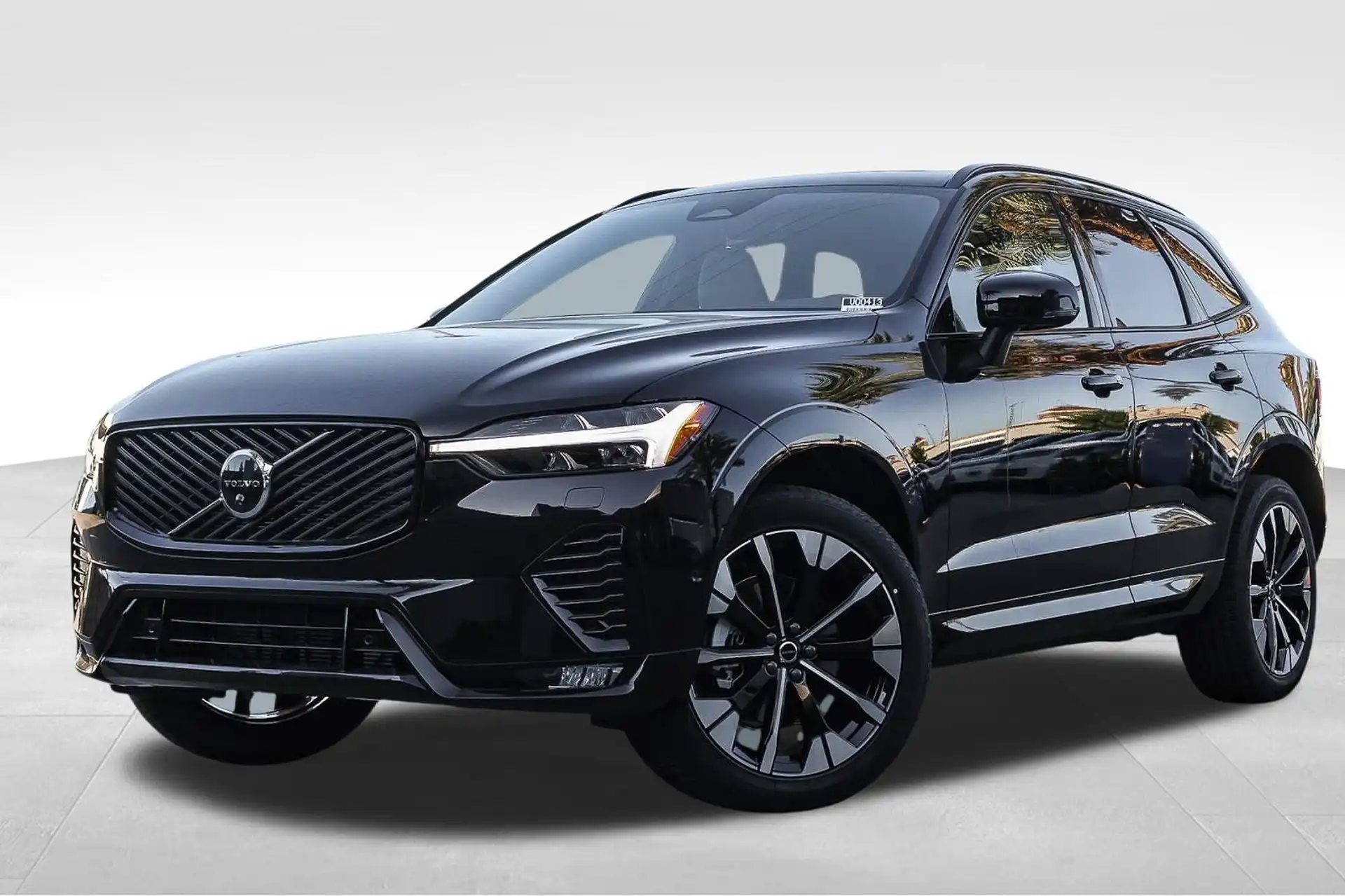2026 Volvo XC60 B5 Plus Dark AWD's photo