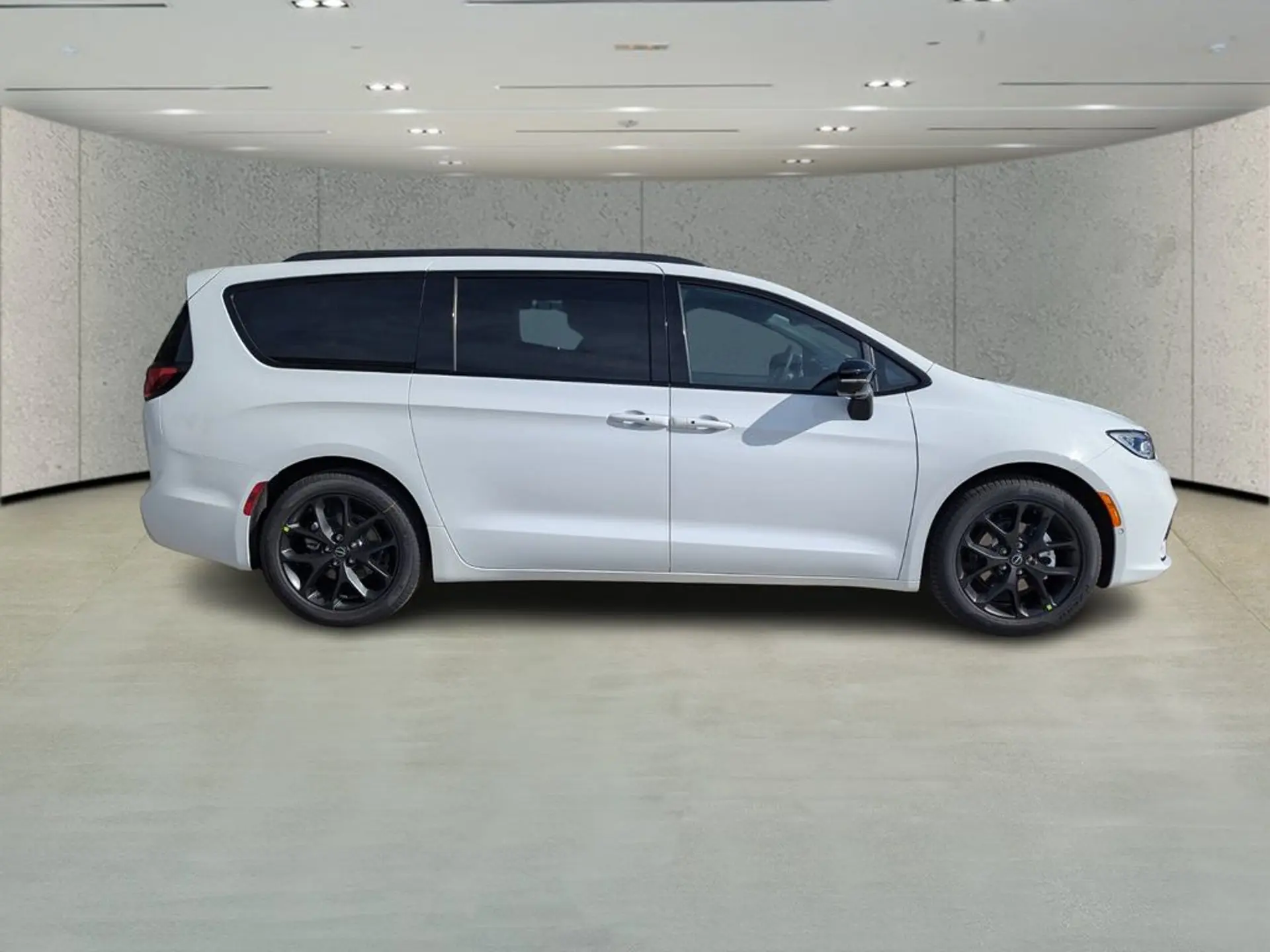 2026 Chrysler Pacifica Select photo 3