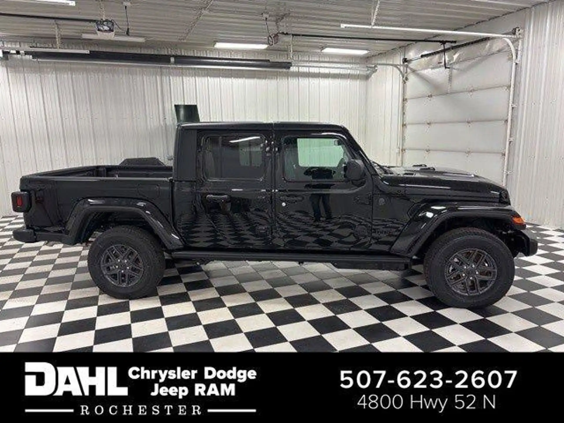 2026 Jeep Gladiator Sport S Auto's photo