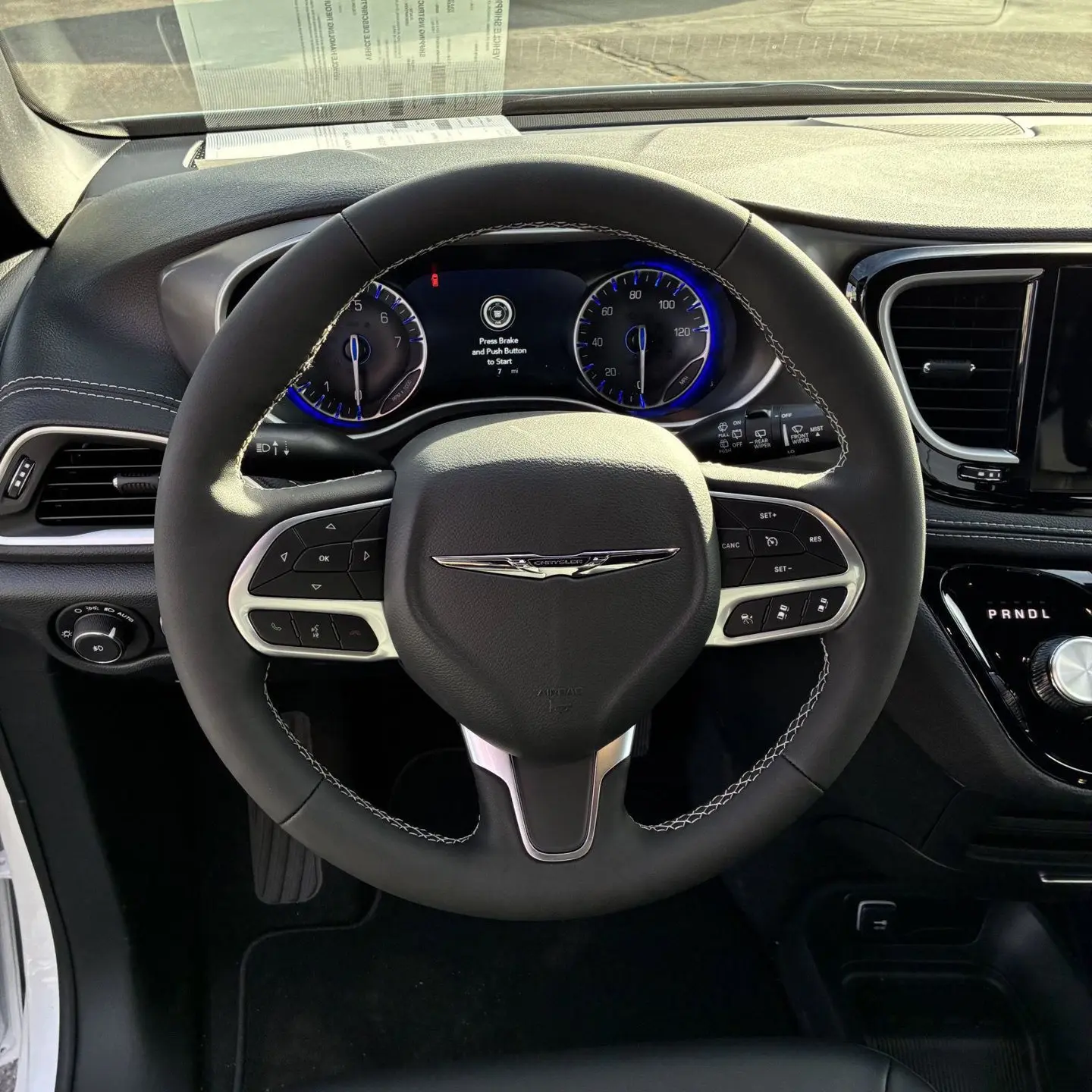 2026 Chrysler Pacifica Select photo 4