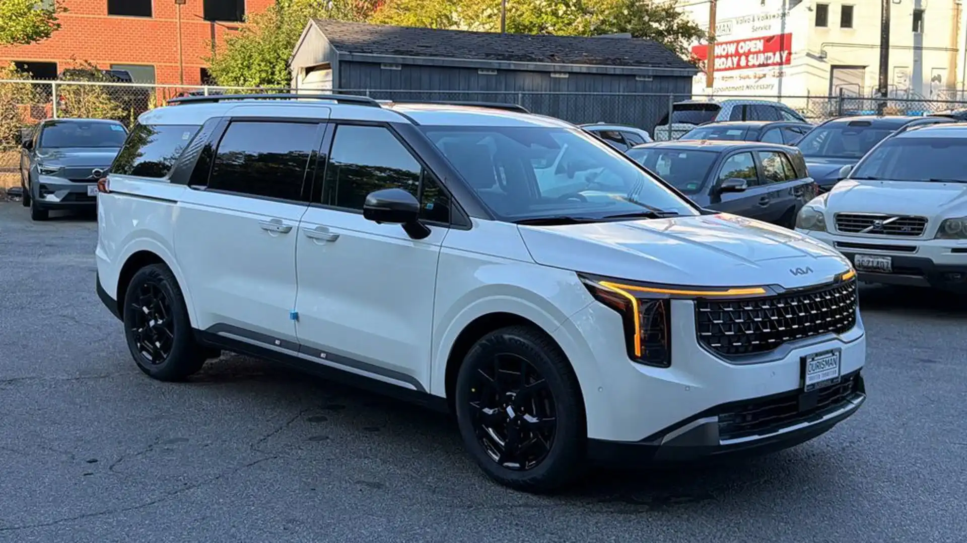 2027 Kia Sedona SX Prestige HEV's photo