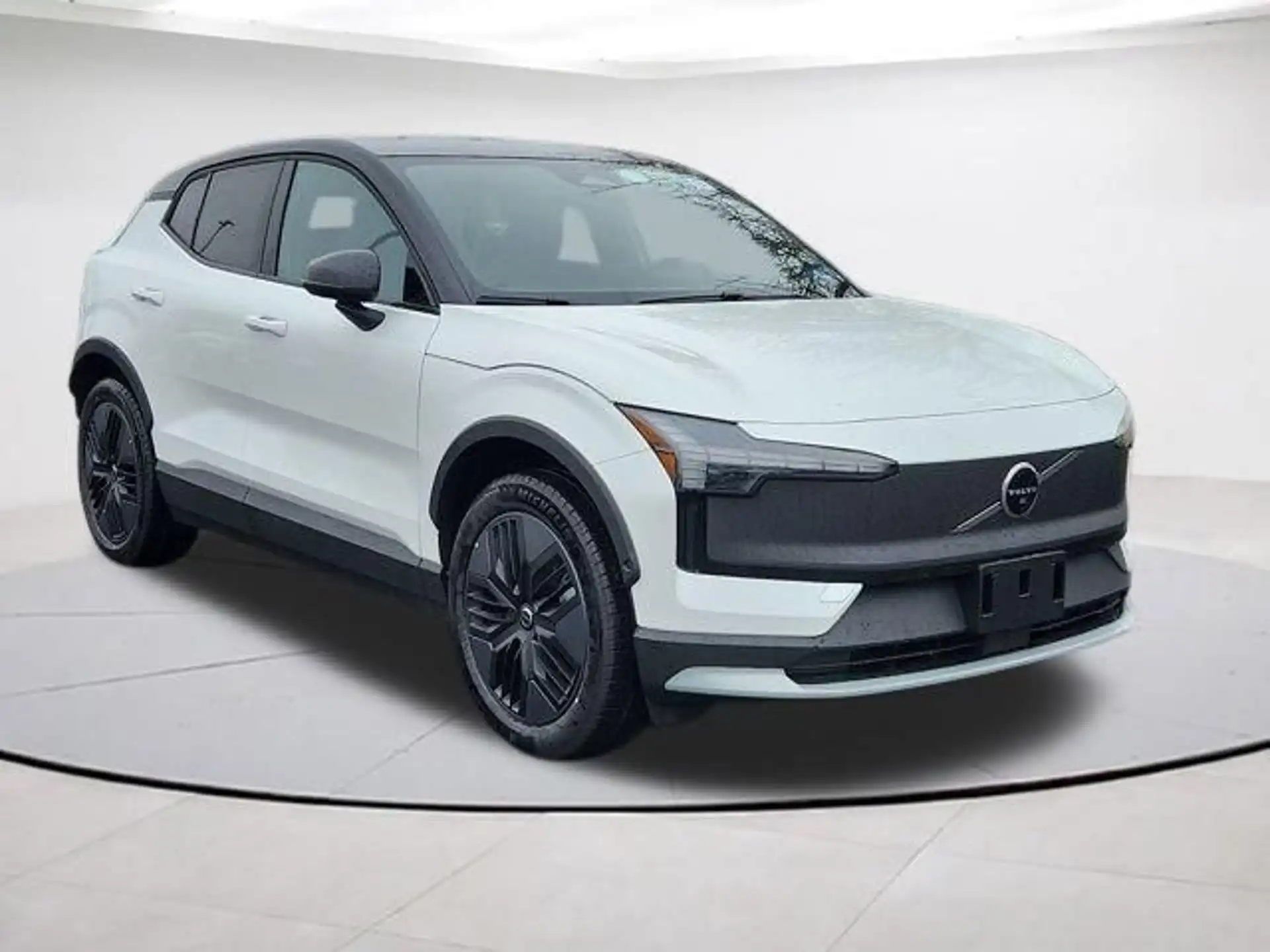 2026 Volvo EX30 Twin Motor Cross Country Ultra's photo