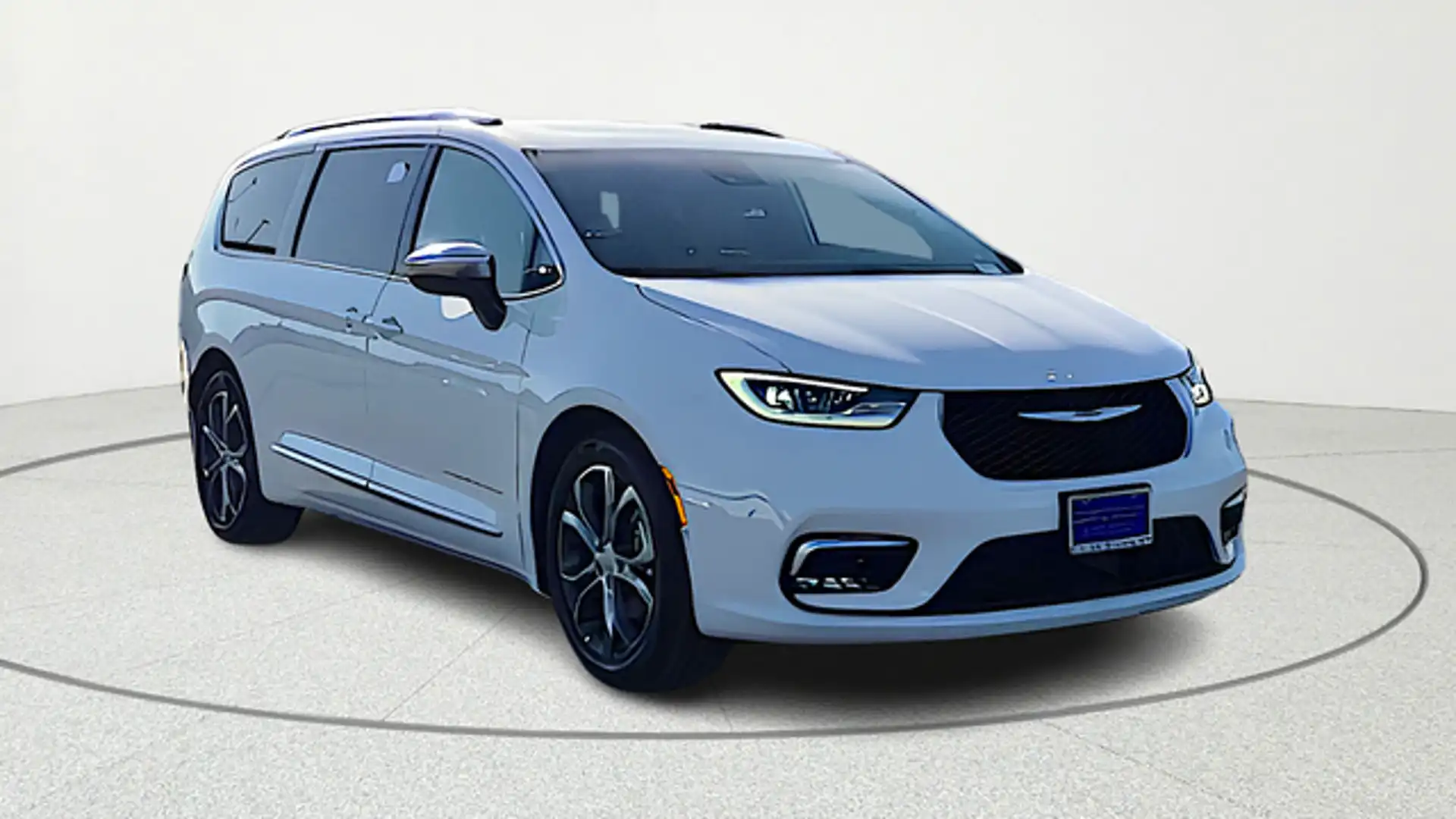 2026 Chrysler Pacifica Pinnacle's photo