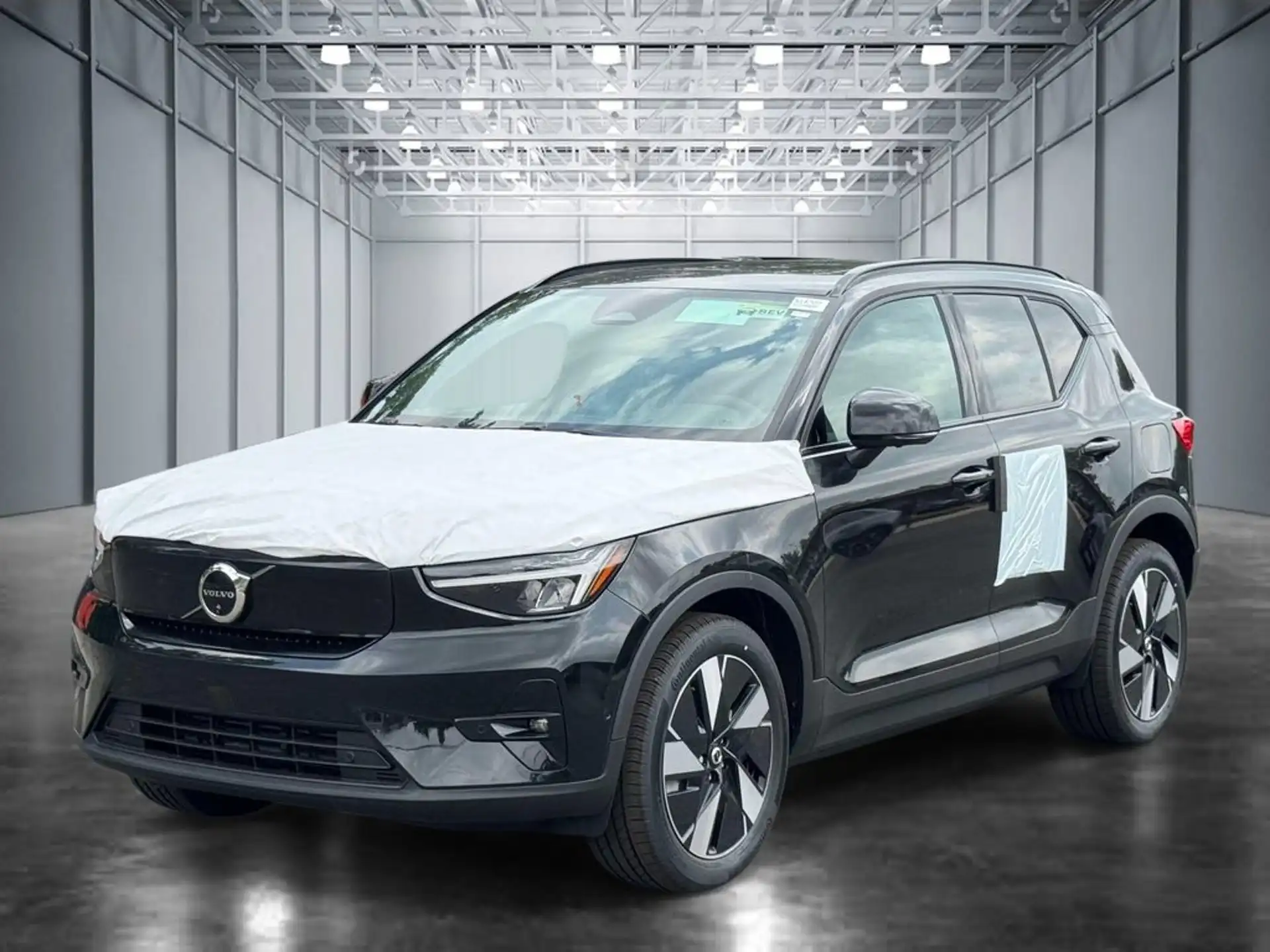 2026 Volvo EX40 Single Motor Extended Range Plus's photo