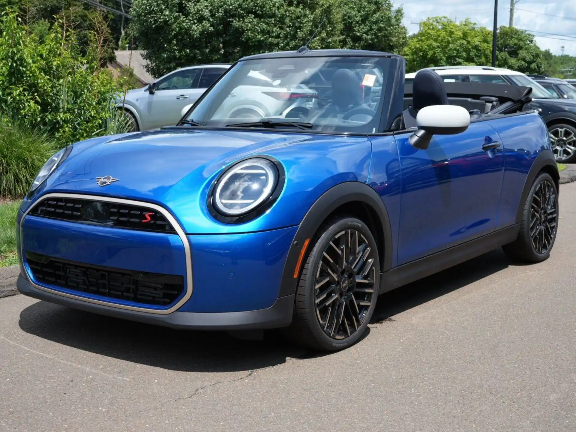 2026 MINI Convertible Cooper S Signature's photo