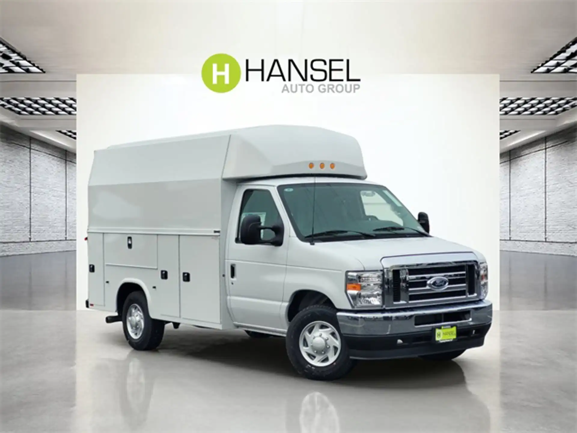 2025 Ford E-Series SRW E-350 Super Duty 138 in WB's photo