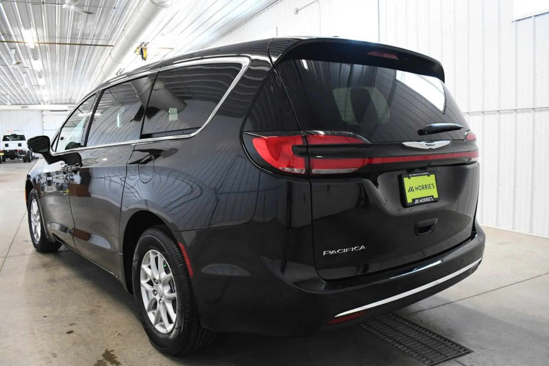 2026 Chrysler Pacifica Select photo 5
