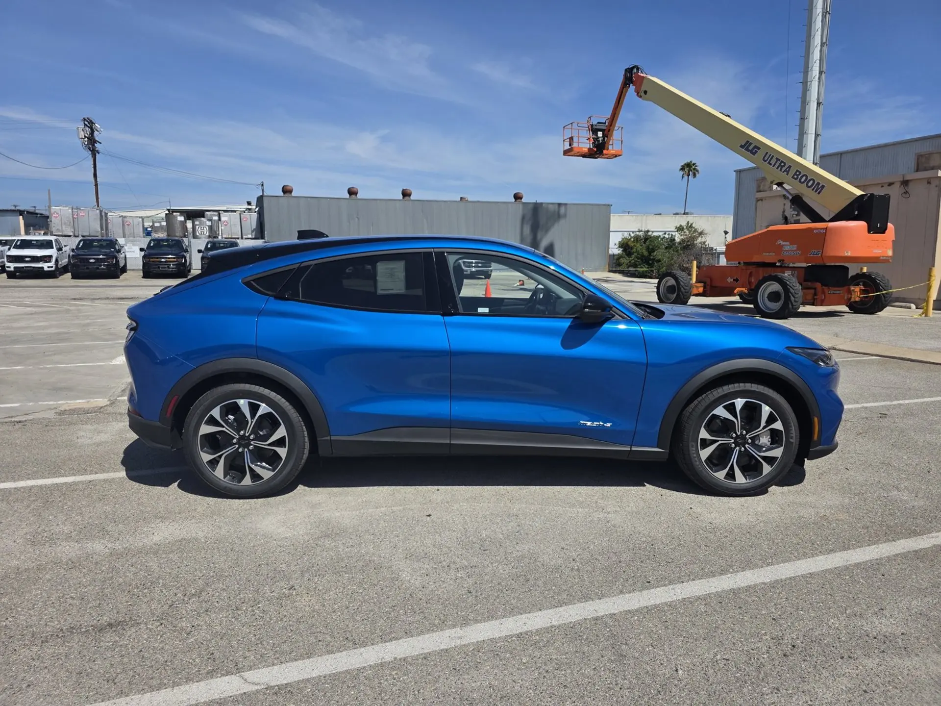 2026 Ford Mustang-Mach-e Select photo 3