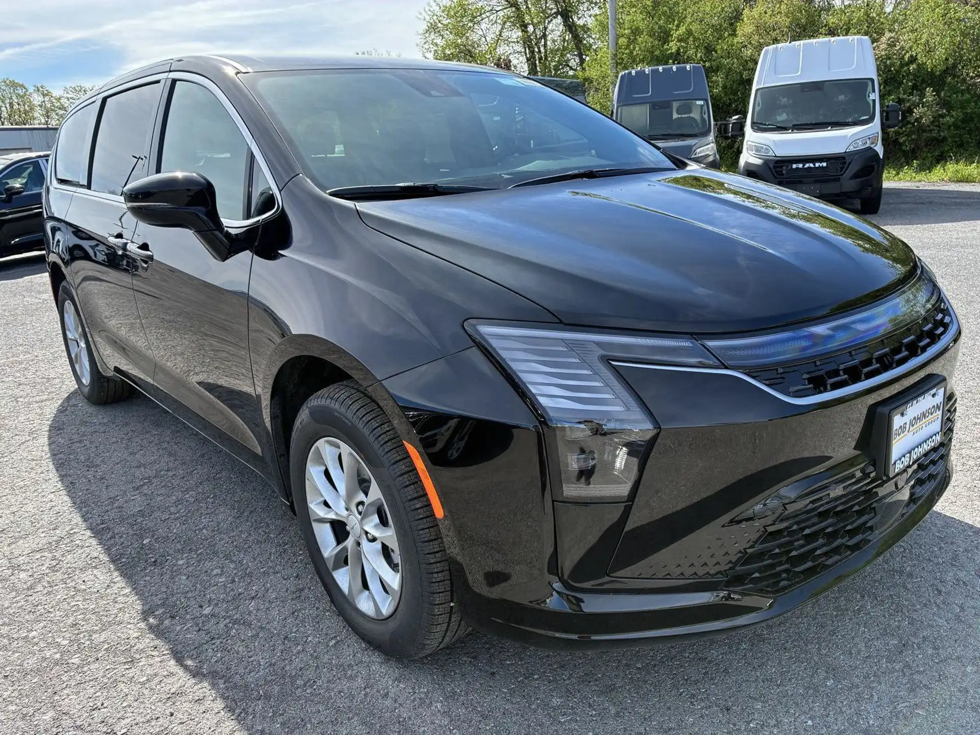 2027 Chrysler Pacifica Select AWD's photo