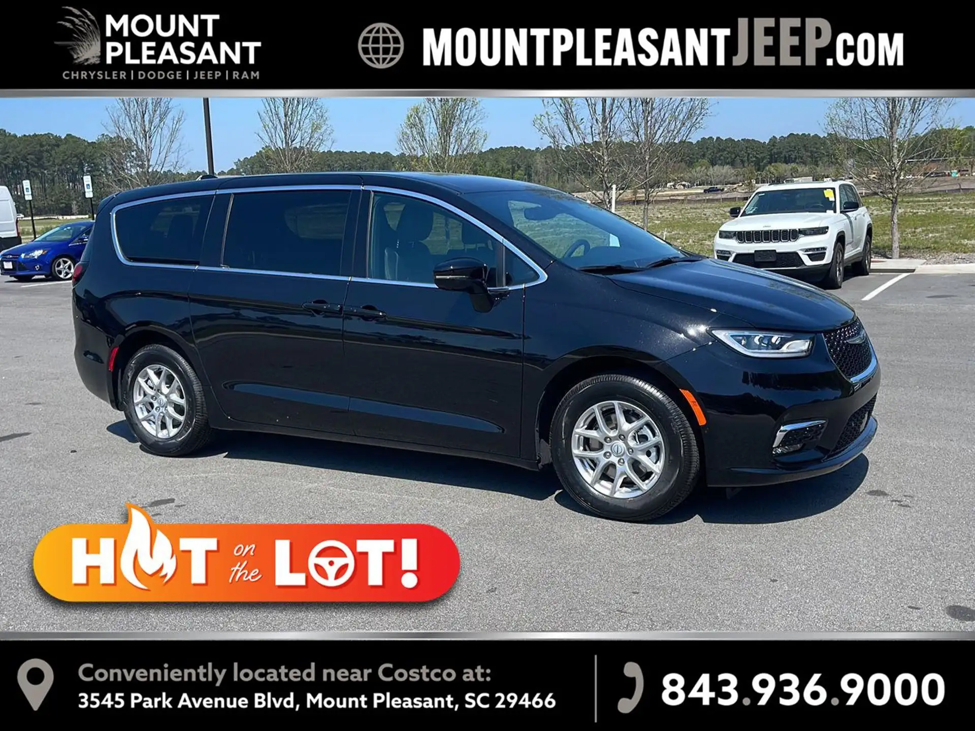 2026 Chrysler Pacifica Select's photo