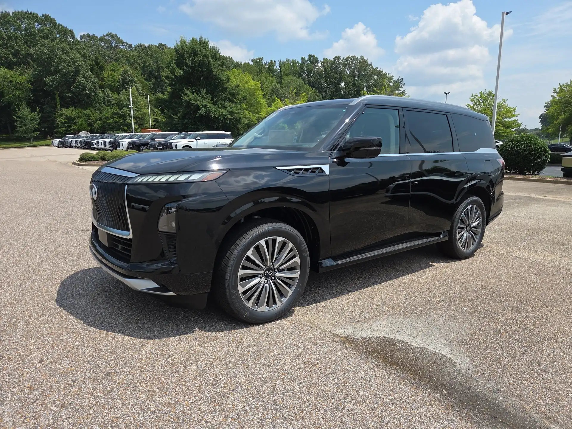 2027 INFINITI QX80's photo