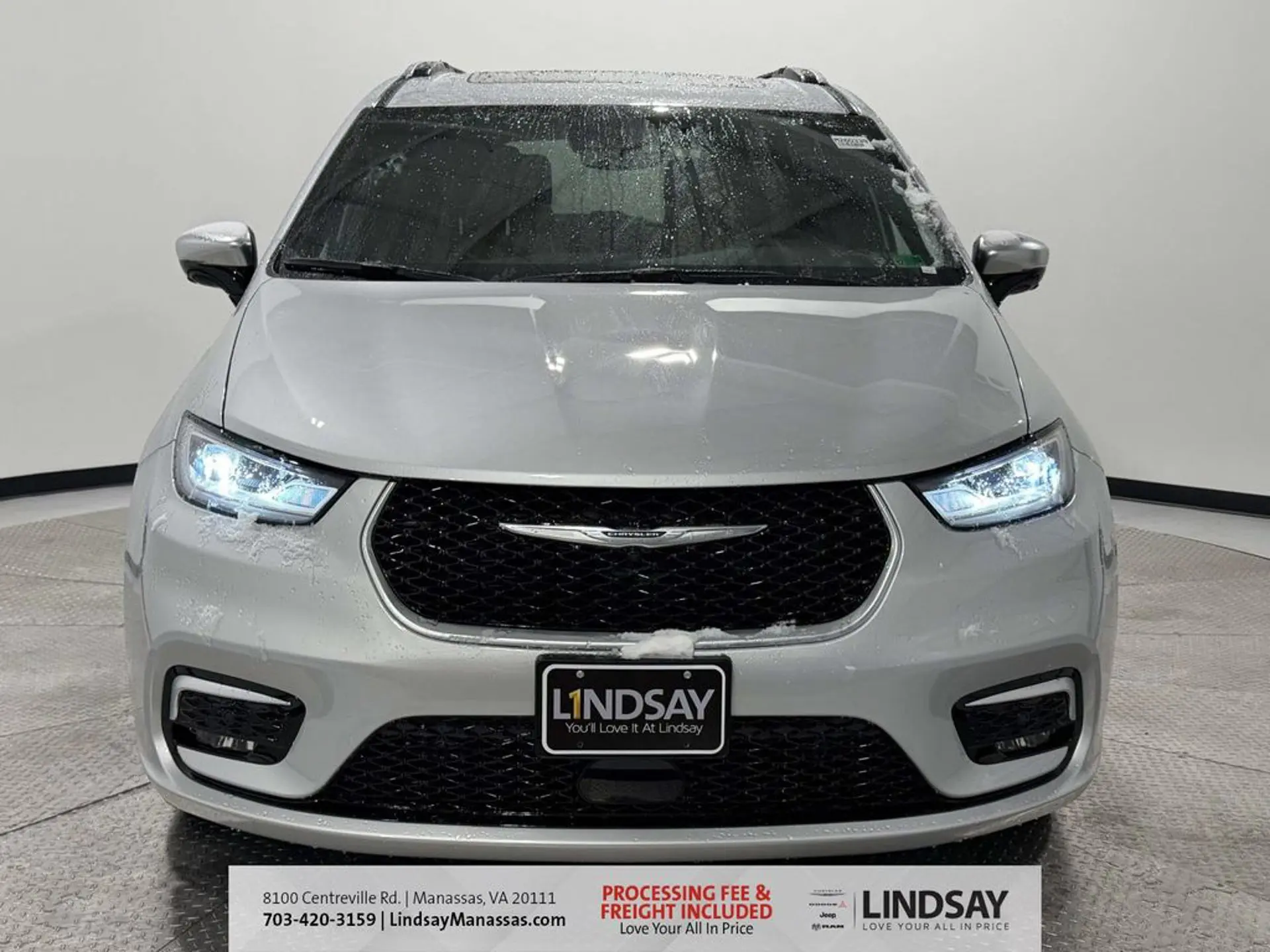 2026 Chrysler Pacifica Pinnacle photo 3