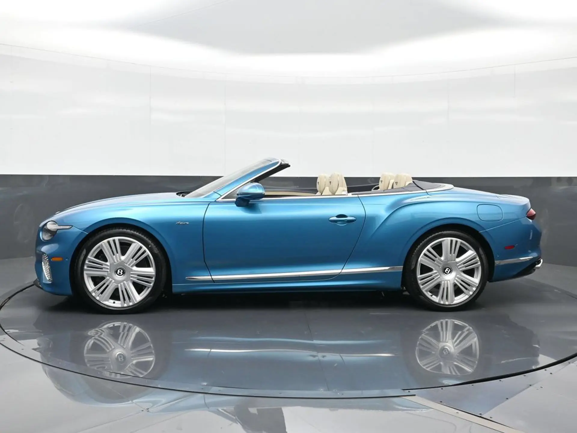 2026 Bentley Continental GT undefined photo 5