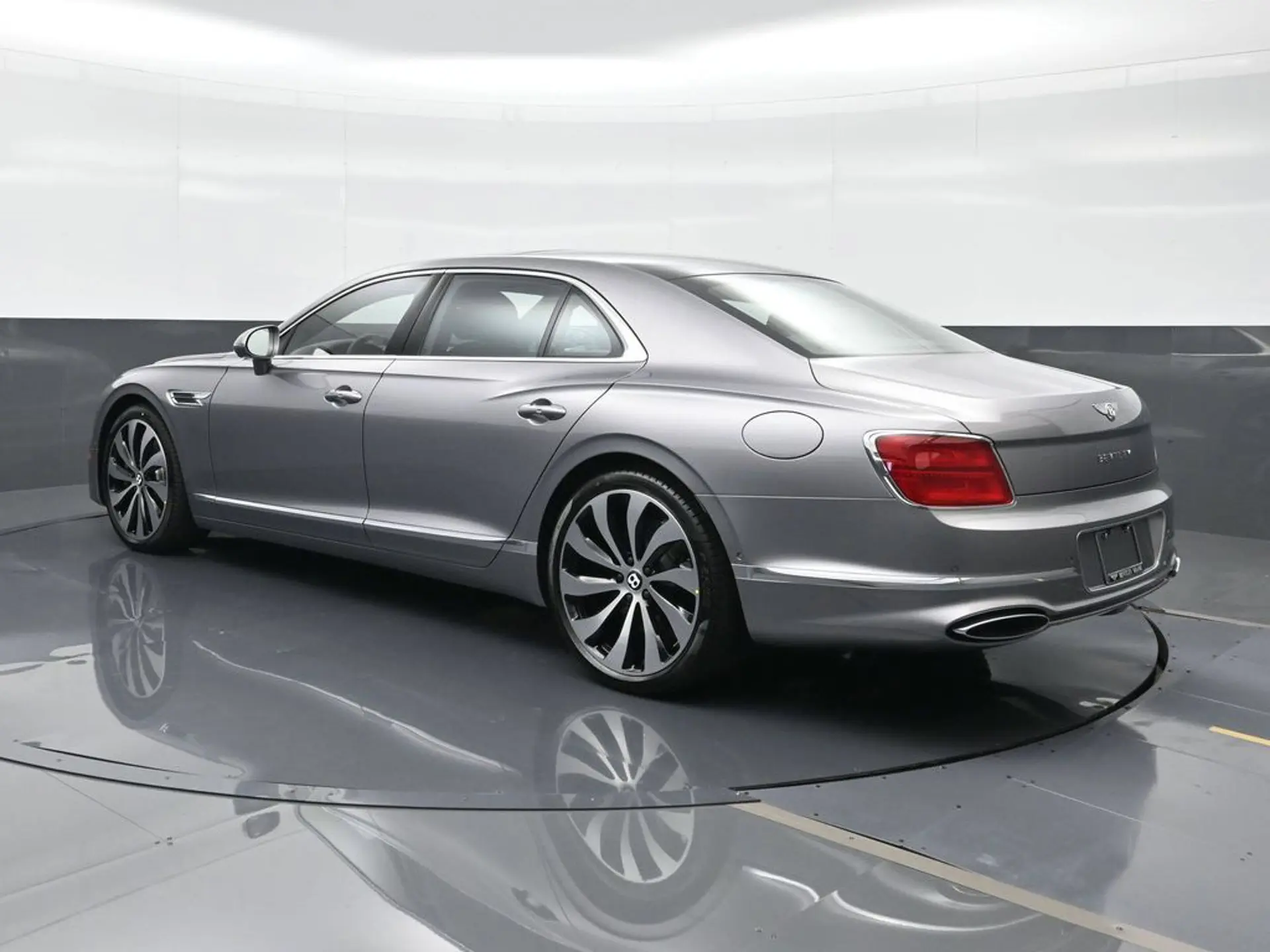2026 Bentley Flying Spur Base photo 3