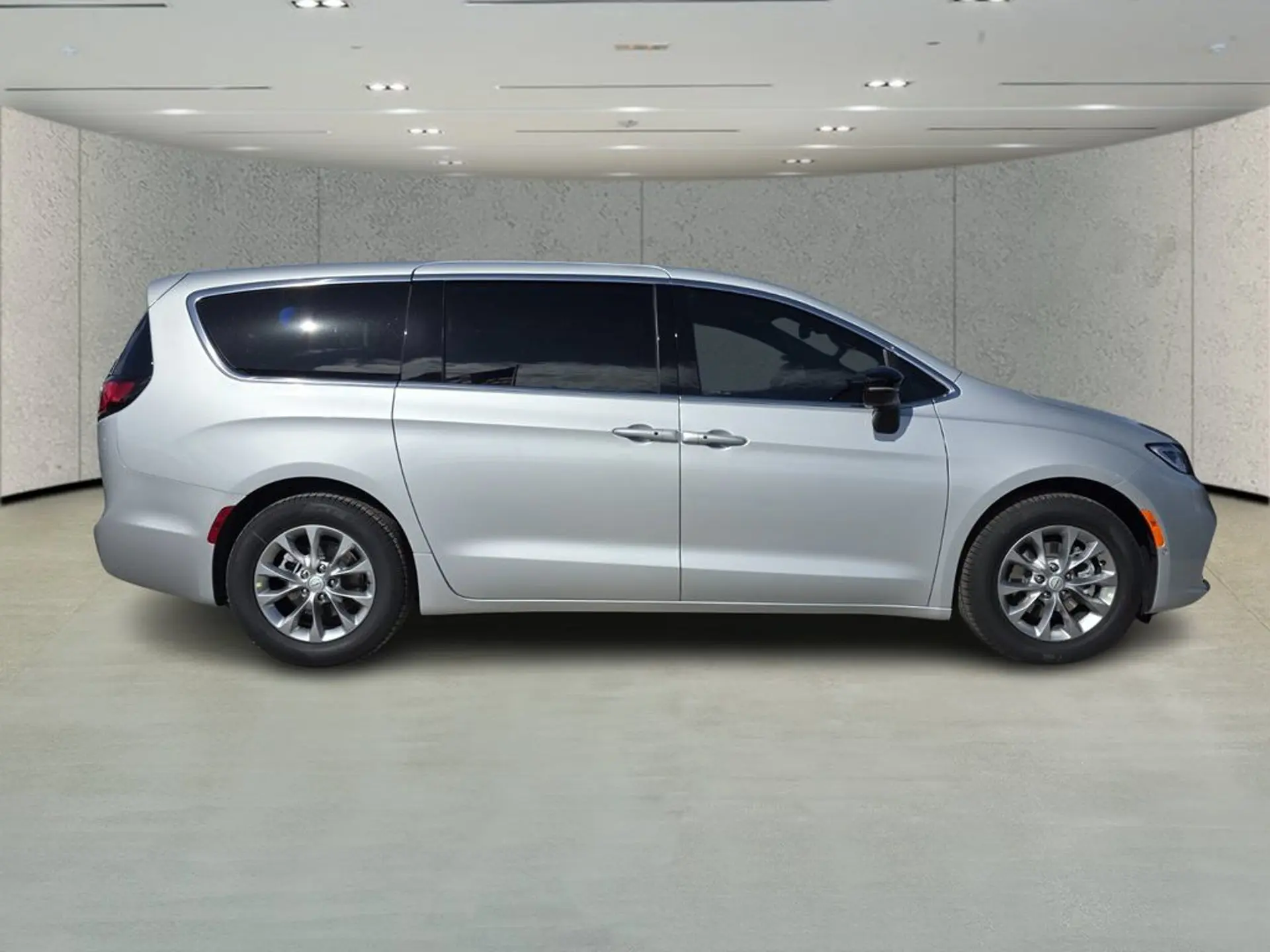 2026 Chrysler Pacifica Limited photo 3