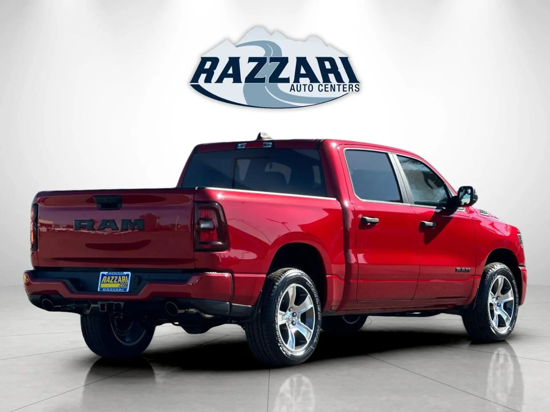 2026 RAM 1500 Express Crew Cab 5'7 photo 3