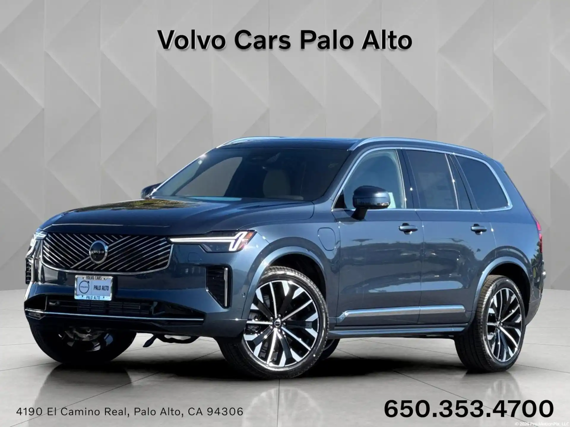 2026 Volvo XC90 T8 Recharge Plus Bright 7-Seat 4WD's photo