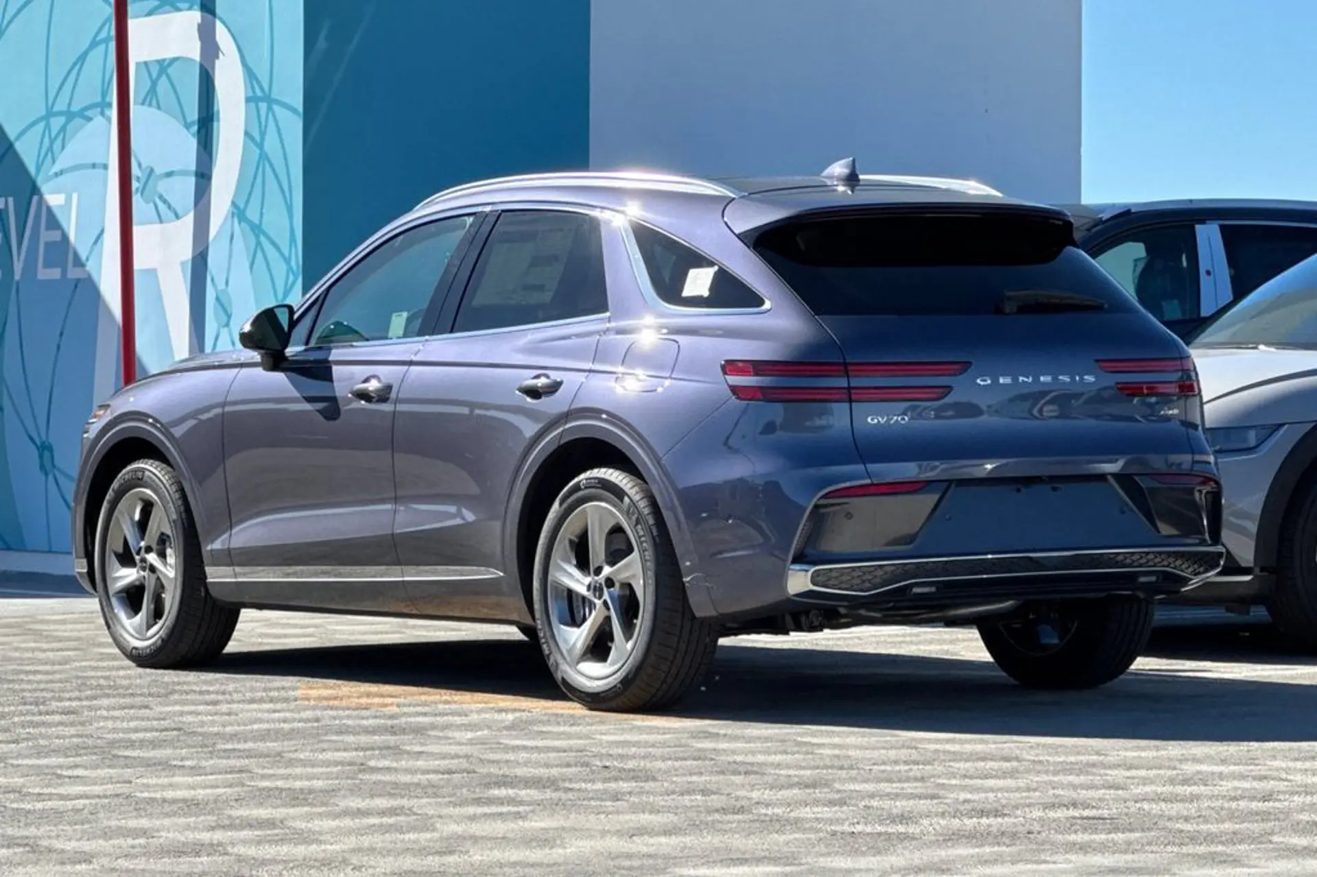 2026 Genesis GV70 2.5T Advanced AWD photo 5