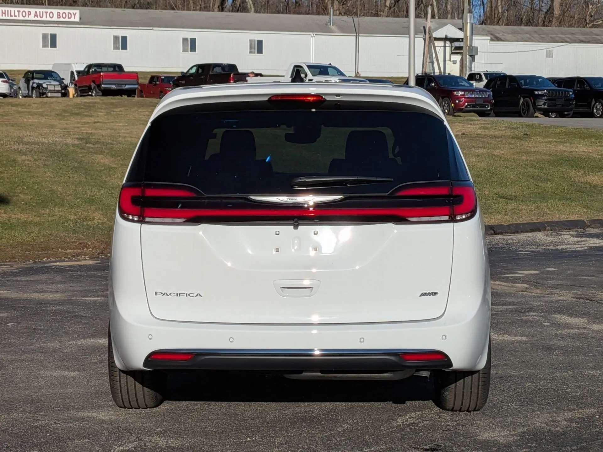 2026 Chrysler Pacifica Select AWD photo 5