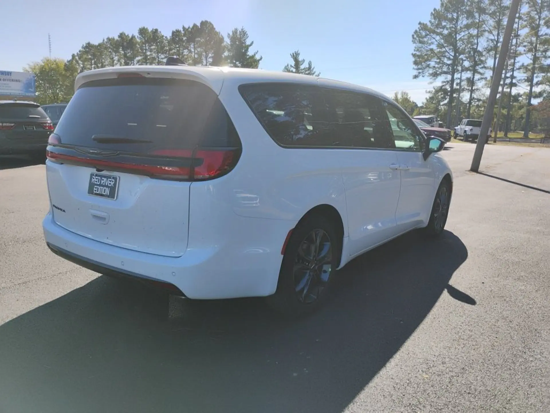 2026 Chrysler Pacifica Select photo 5
