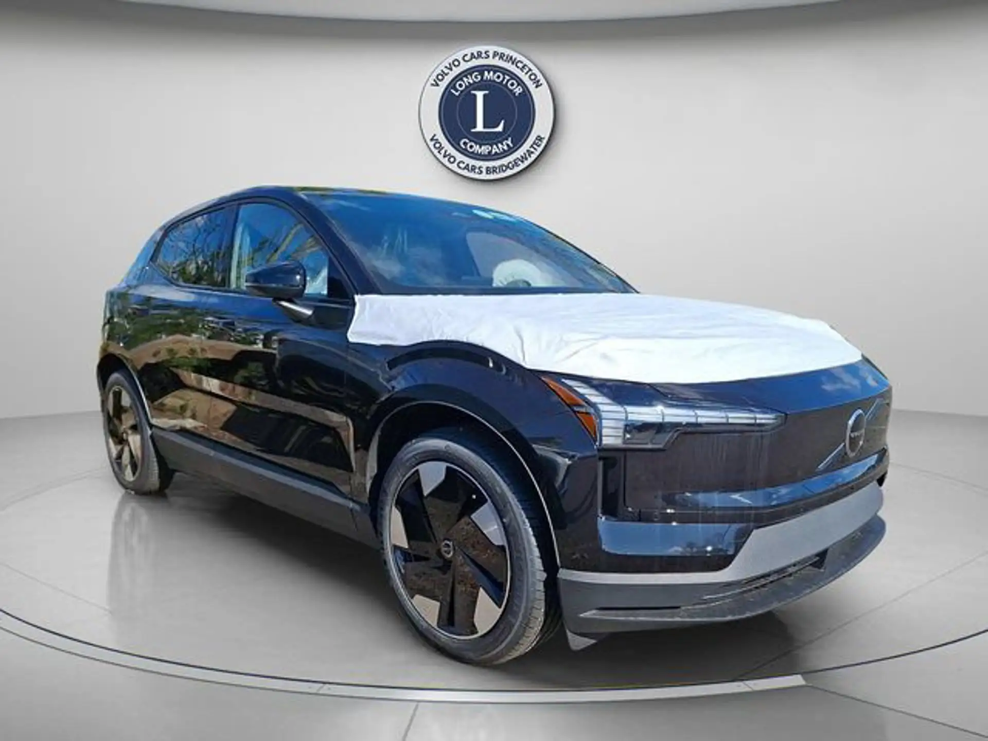 2026 Volvo EX30 Twin Motor Performance Plus's photo