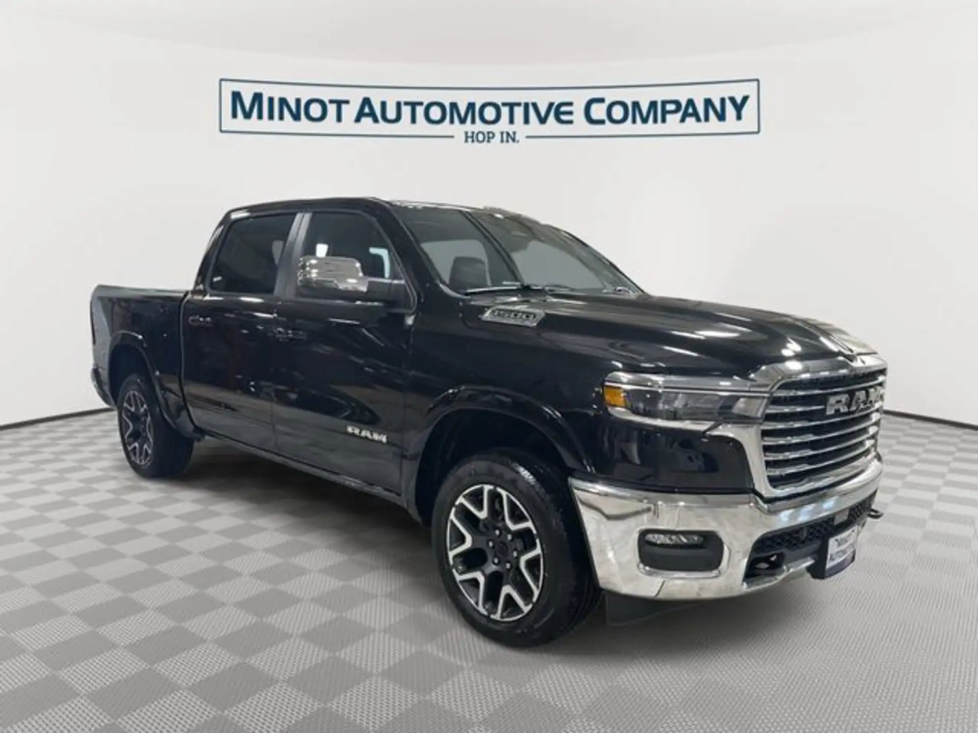 2026 RAM 1500 Laramie 4x4 Crew Cab 5'7's photo