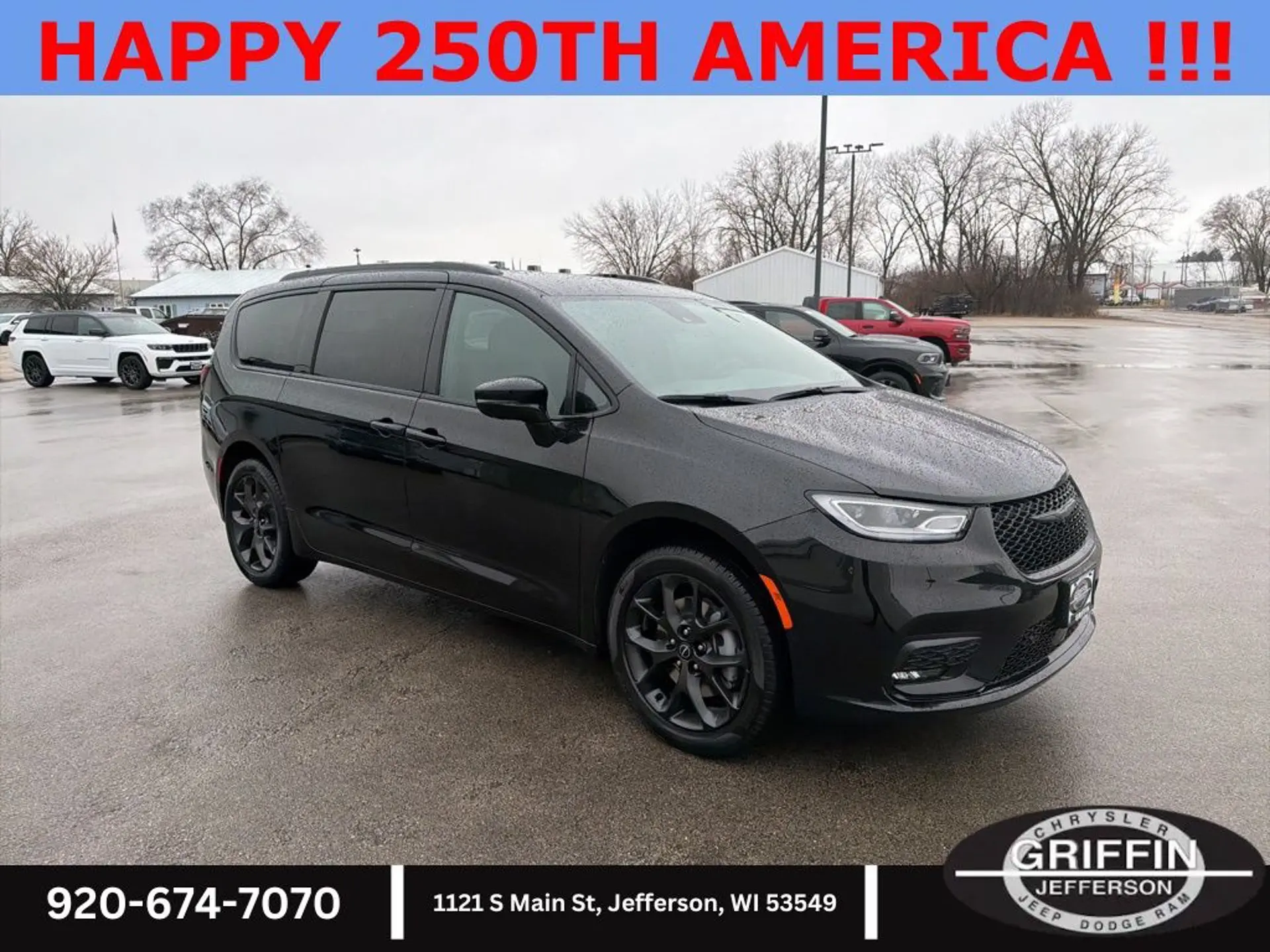 2026 Chrysler Pacifica Select AWD photo 4