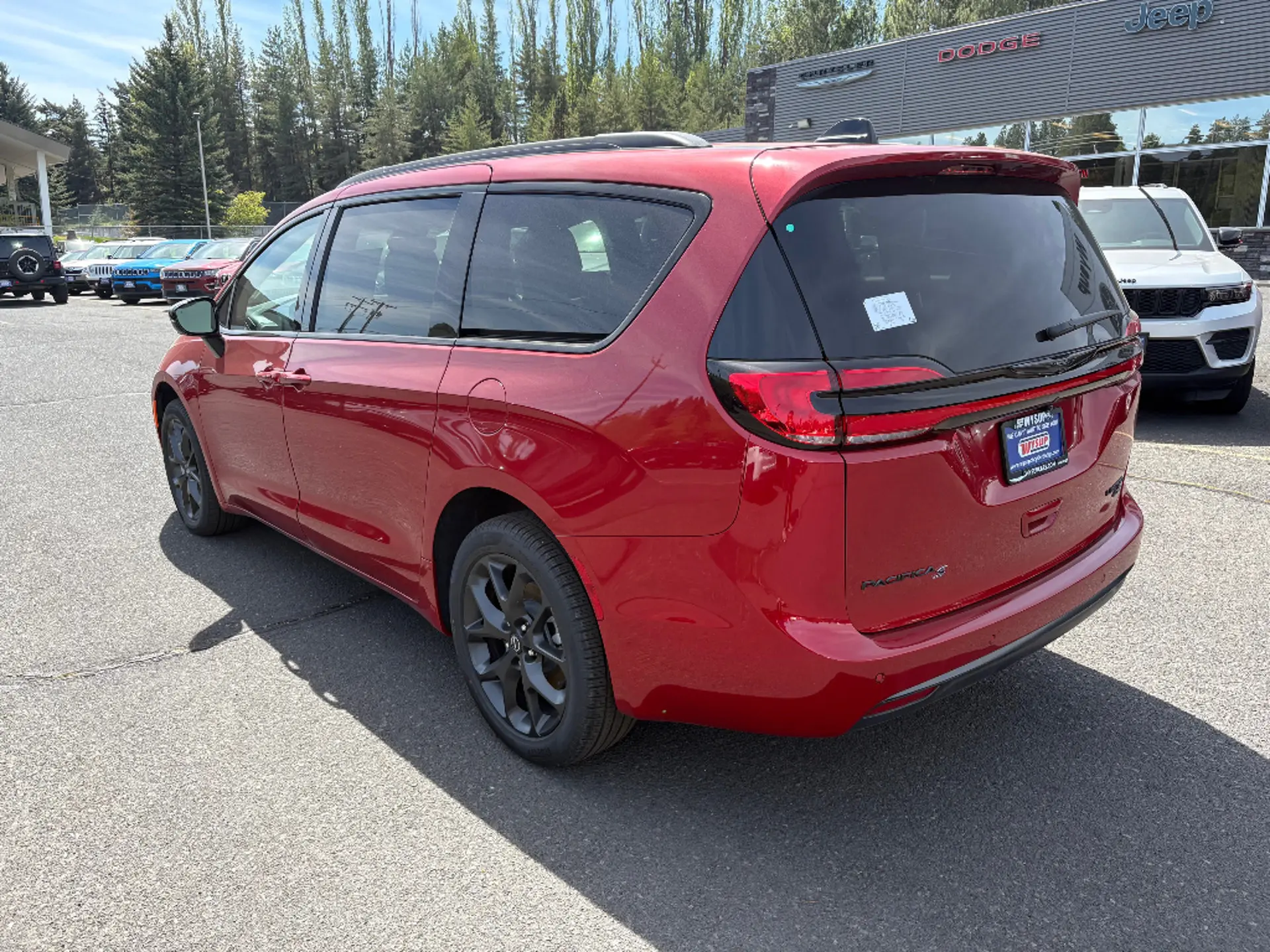 2026 Chrysler Pacifica Limited AWD photo 3