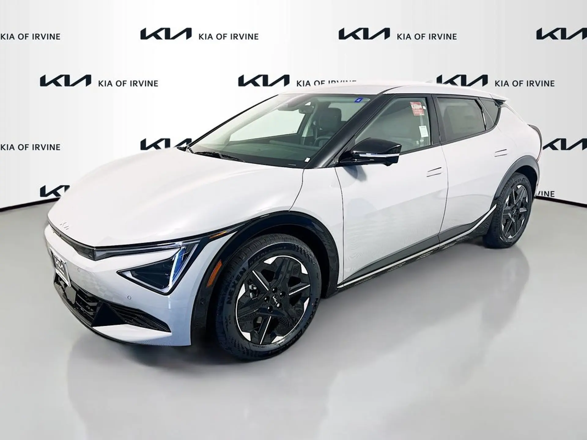 2026 Kia EV6 Wind photo 3