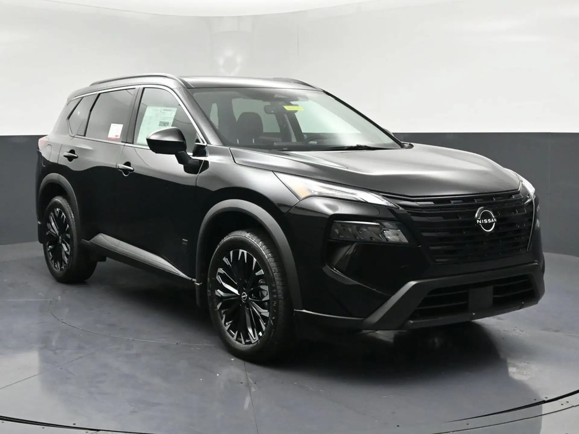 2026 Nissan Rogue Dark Armor AWD's photo