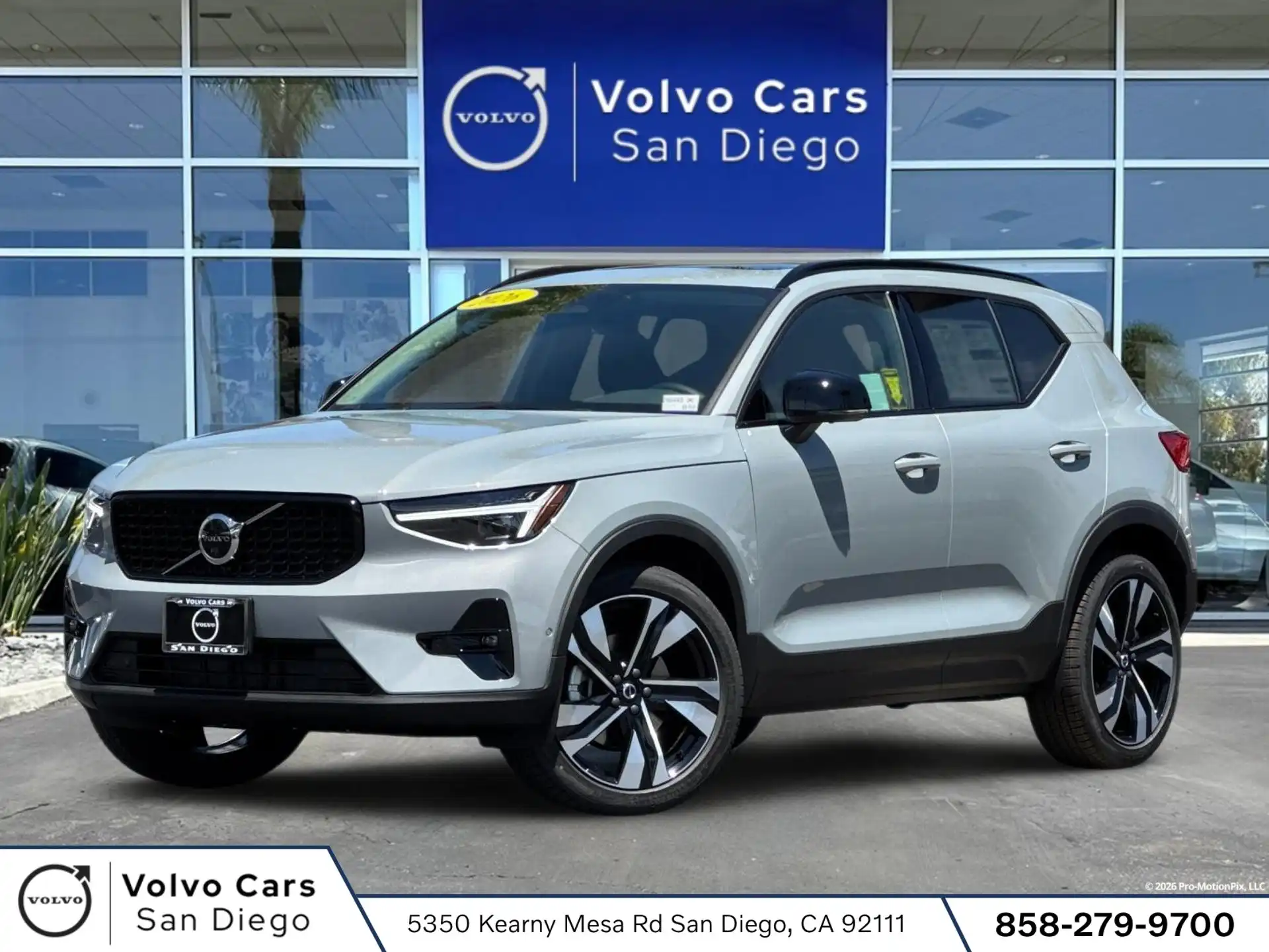 2026 Volvo XC40 B5 Ultra Dark AWD's photo
