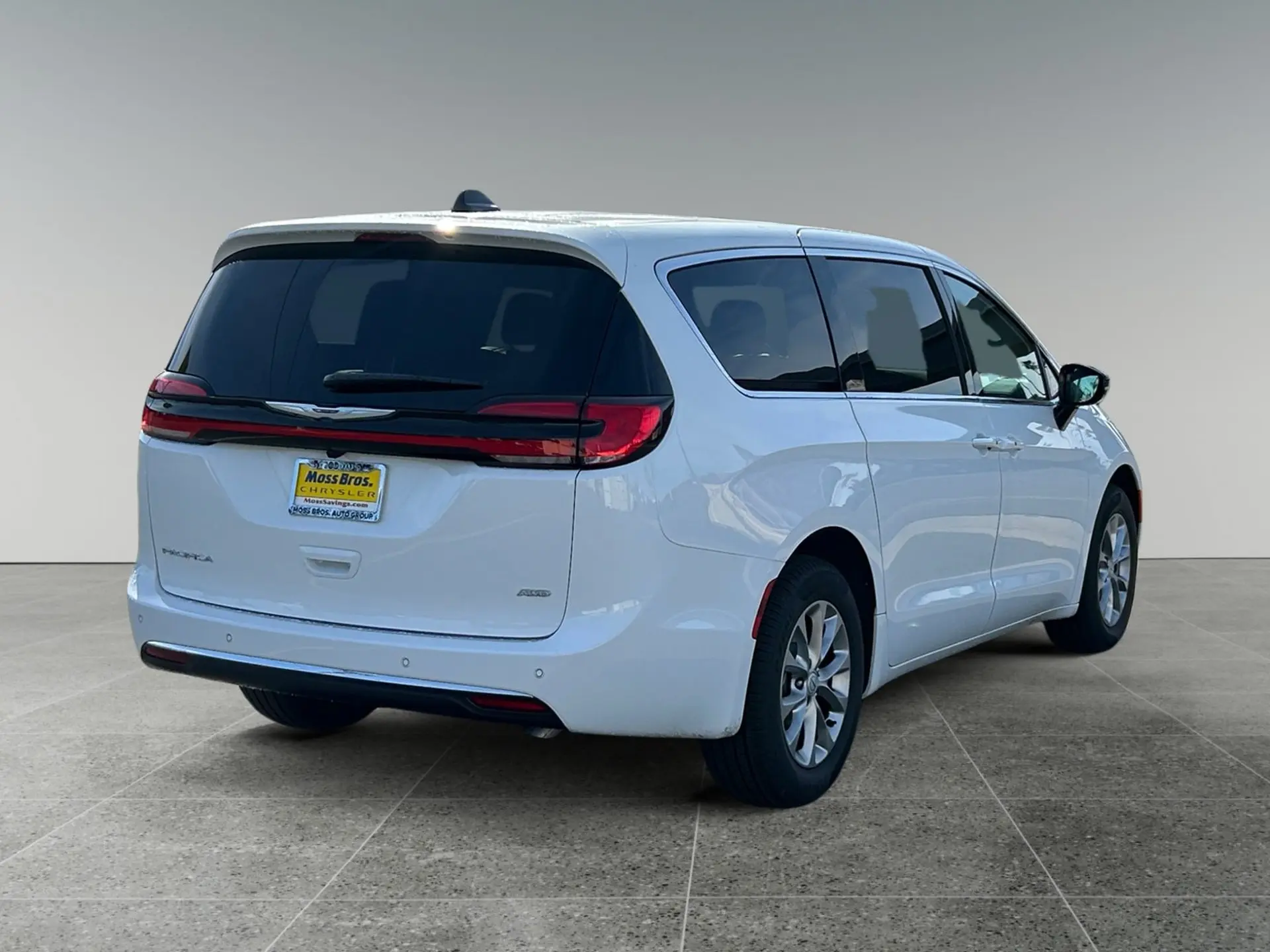 2026 Chrysler Pacifica Select AWD photo 5
