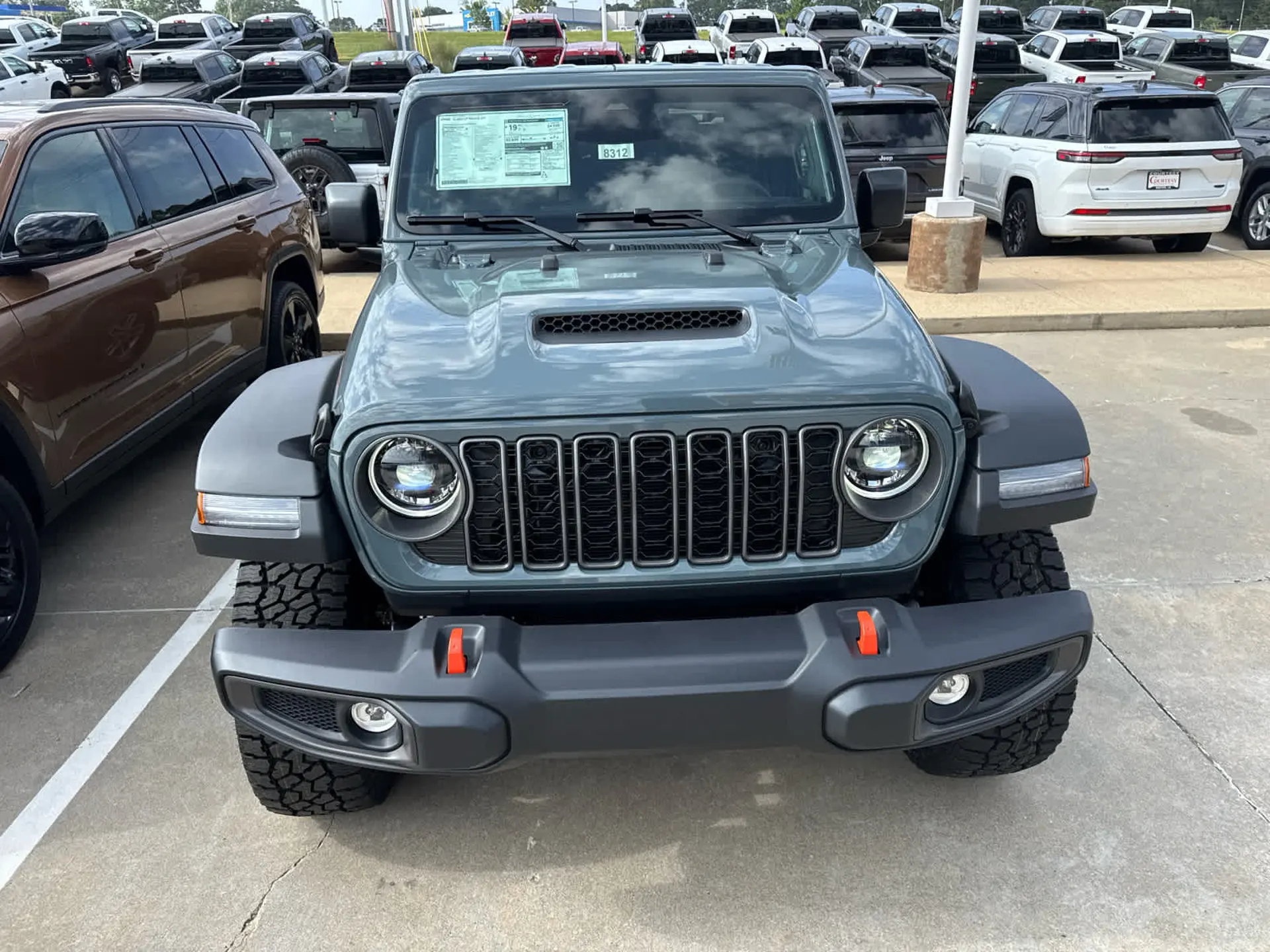 2026 Jeep Gladiator Mojave Auto photo 3