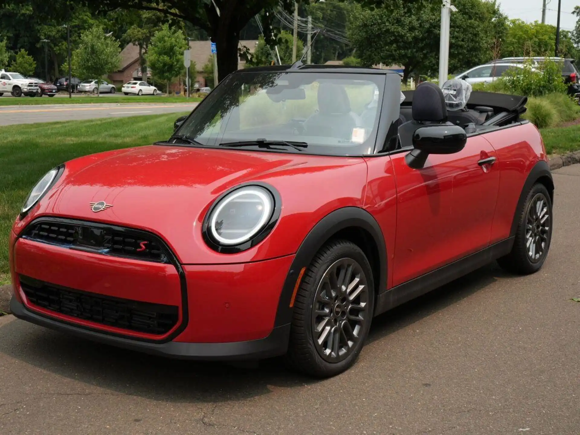 2026 MINI Convertible Cooper S Signature's photo