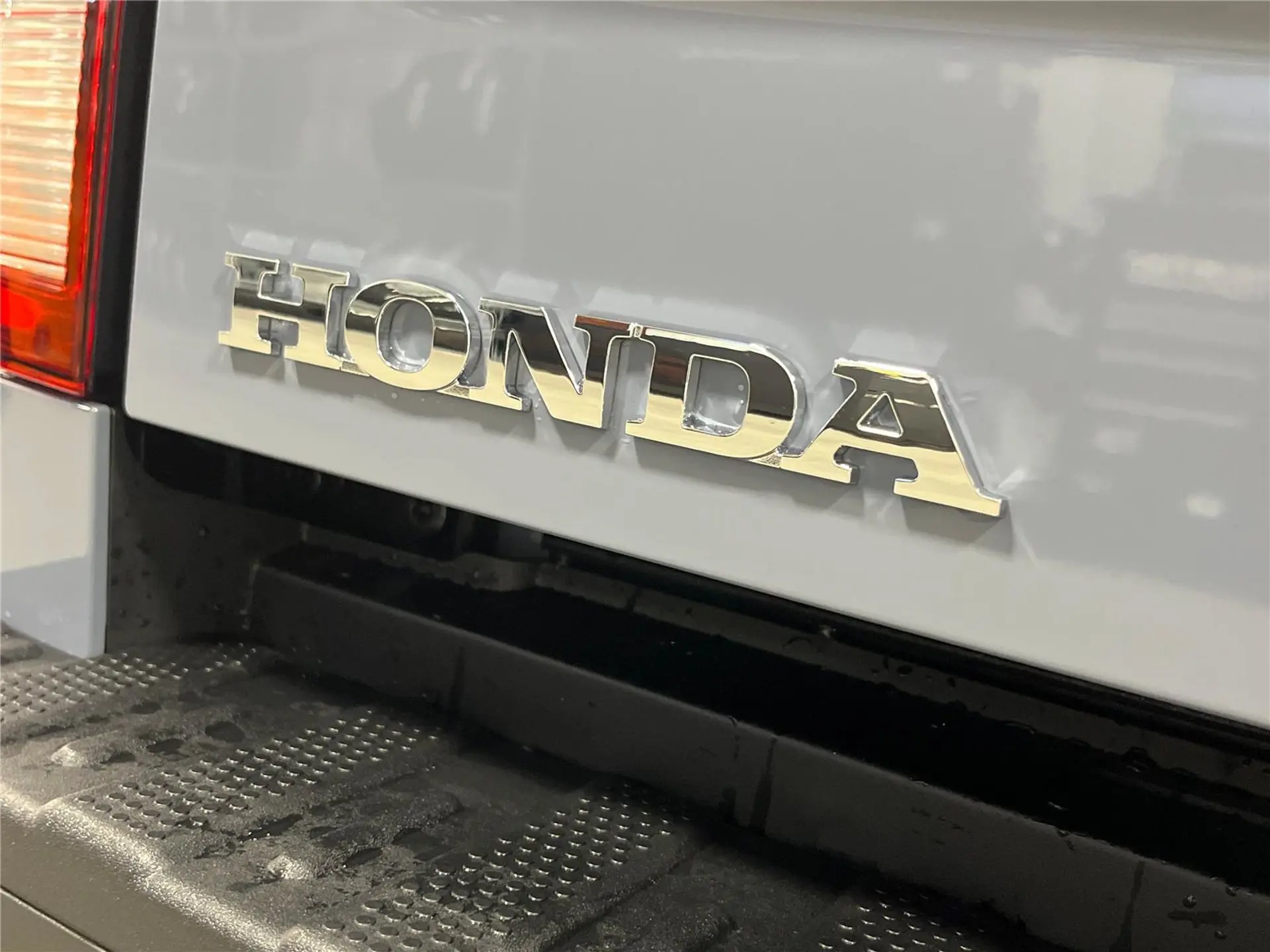 2026 Honda Ridgeline Black Edition photo 5