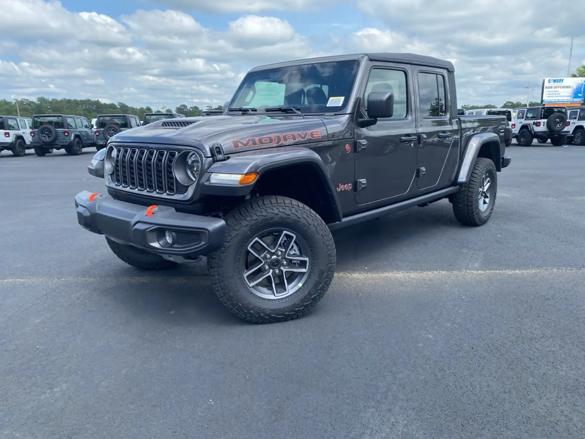 2026 Jeep Gladiator Mojave Auto's photo