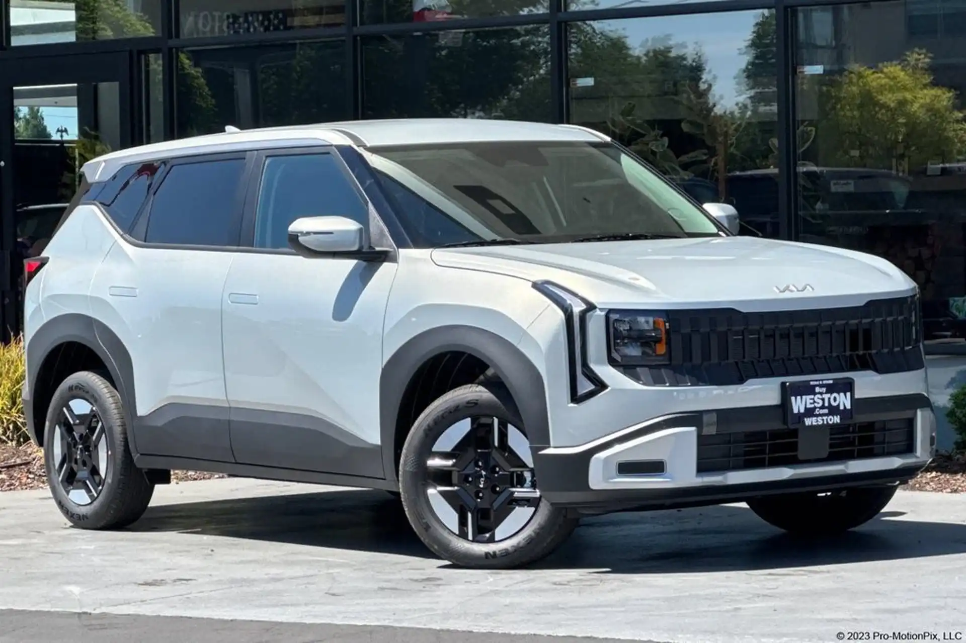 2027 Kia Seltos LX AWD's photo