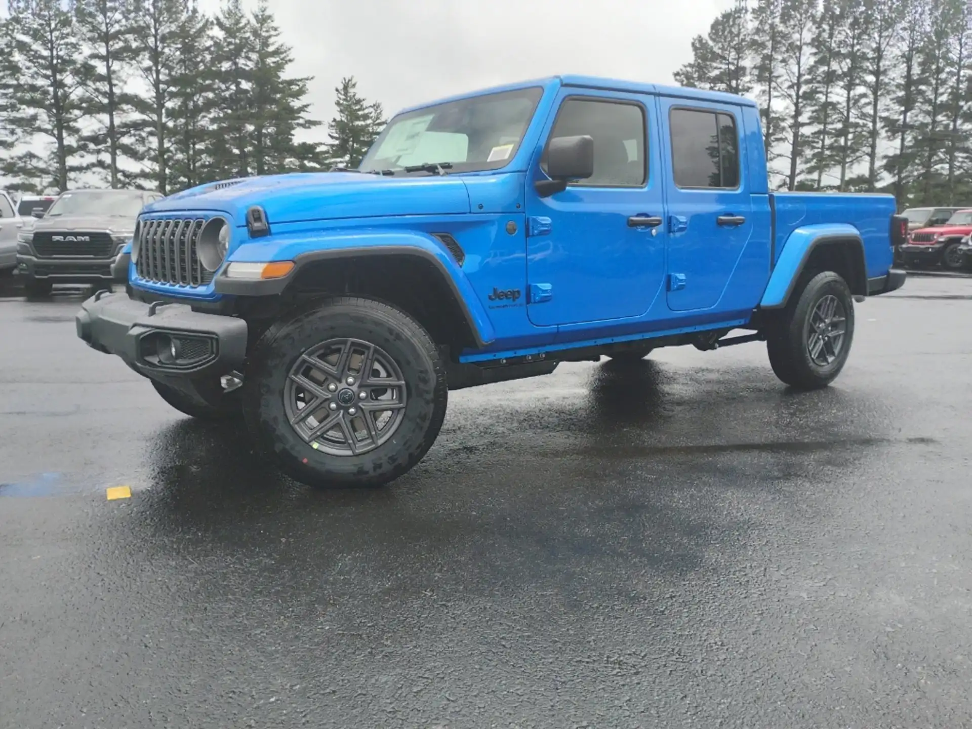 2026 Jeep Gladiator Sport S Auto's photo