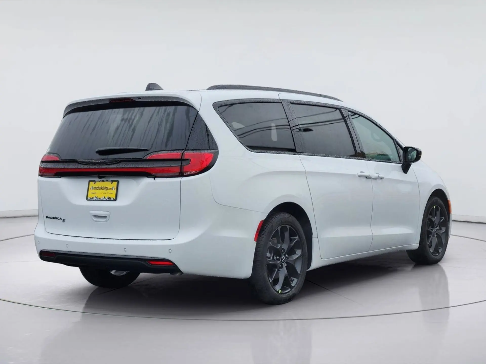 2026 Chrysler Pacifica Select photo 4