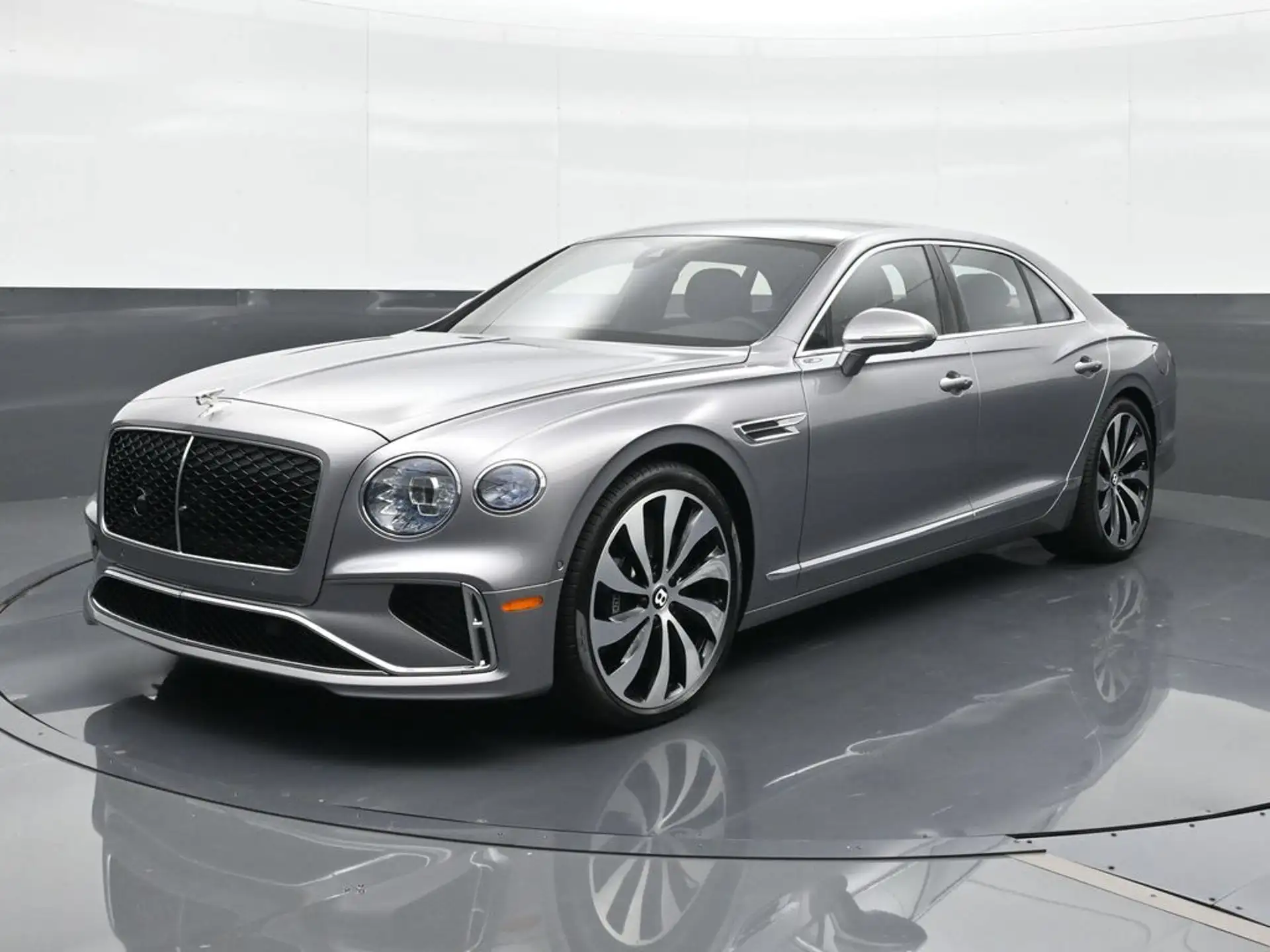 2026 Bentley Flying Spur's photo
