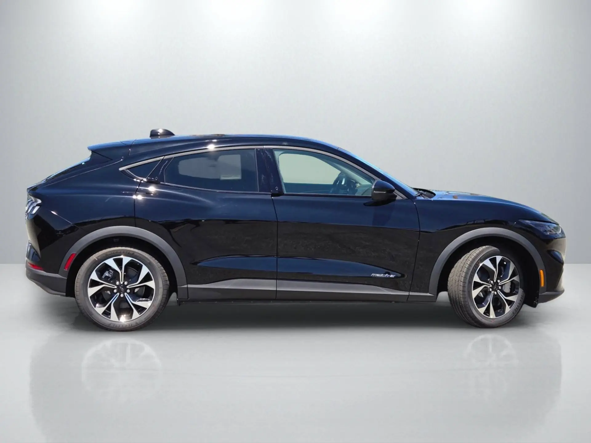 2026 Ford Mustang-Mach-e Select photo 3