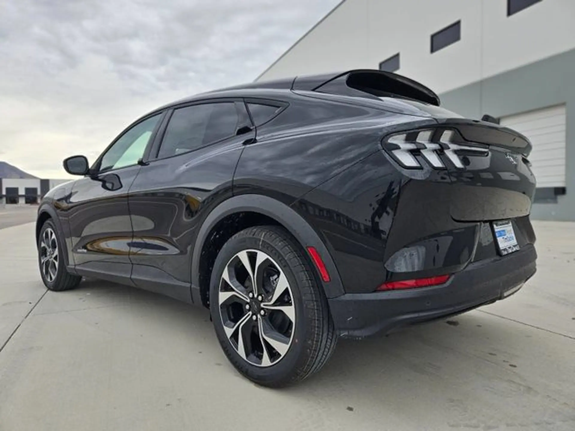2026 Ford Mustang-Mach-e Select photo 3