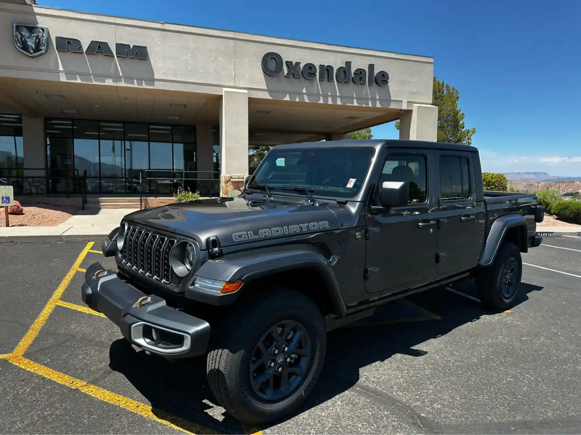 2026 Jeep Gladiator 85th Anniversary Edition Auto's photo