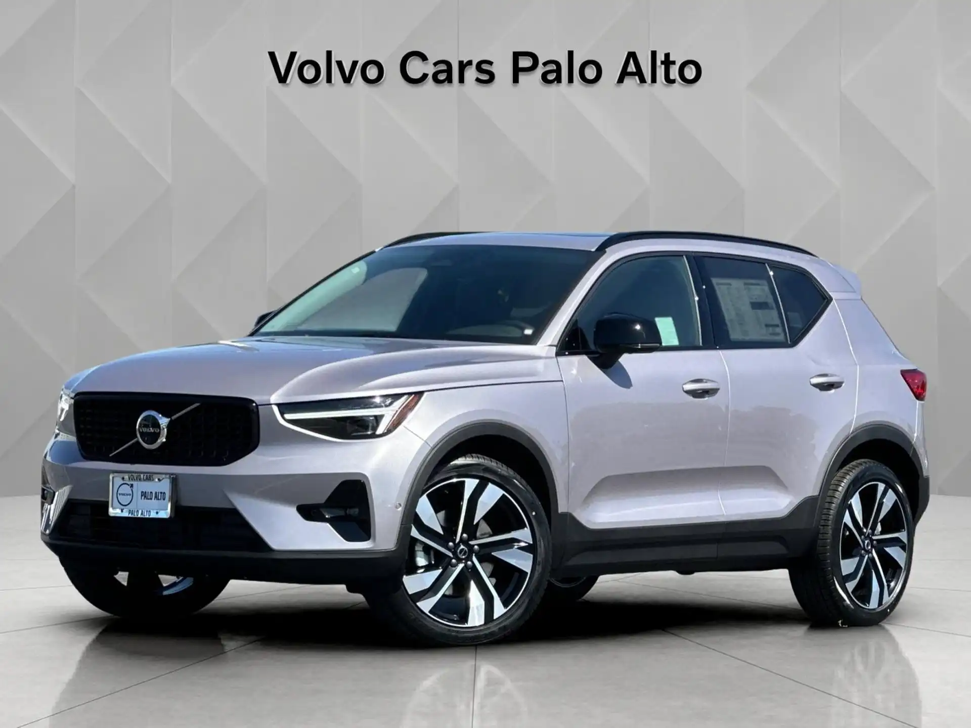 2026 Volvo XC40 B5 Ultra Dark AWD's photo