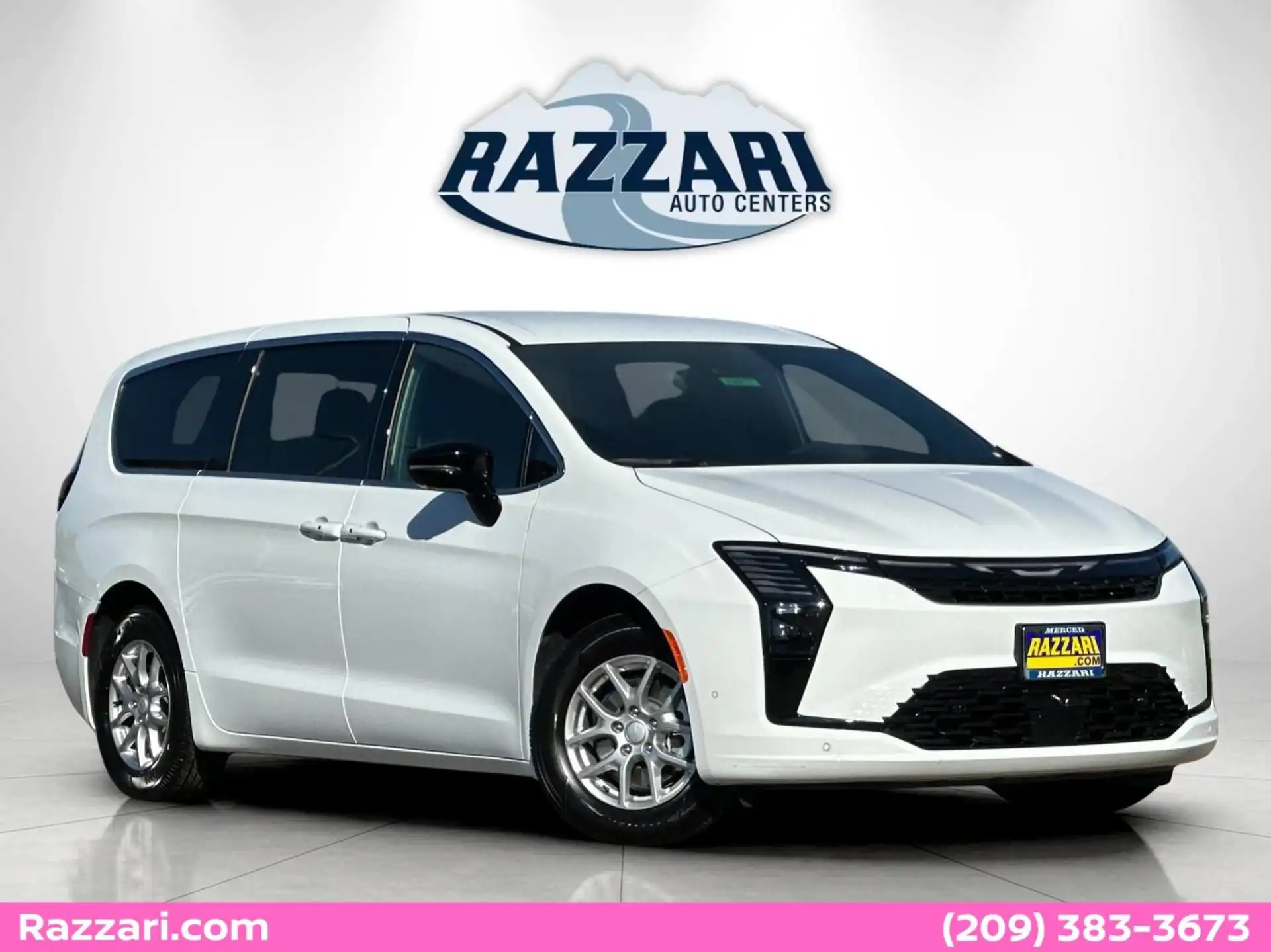 2027 Chrysler Pacifica Select's photo