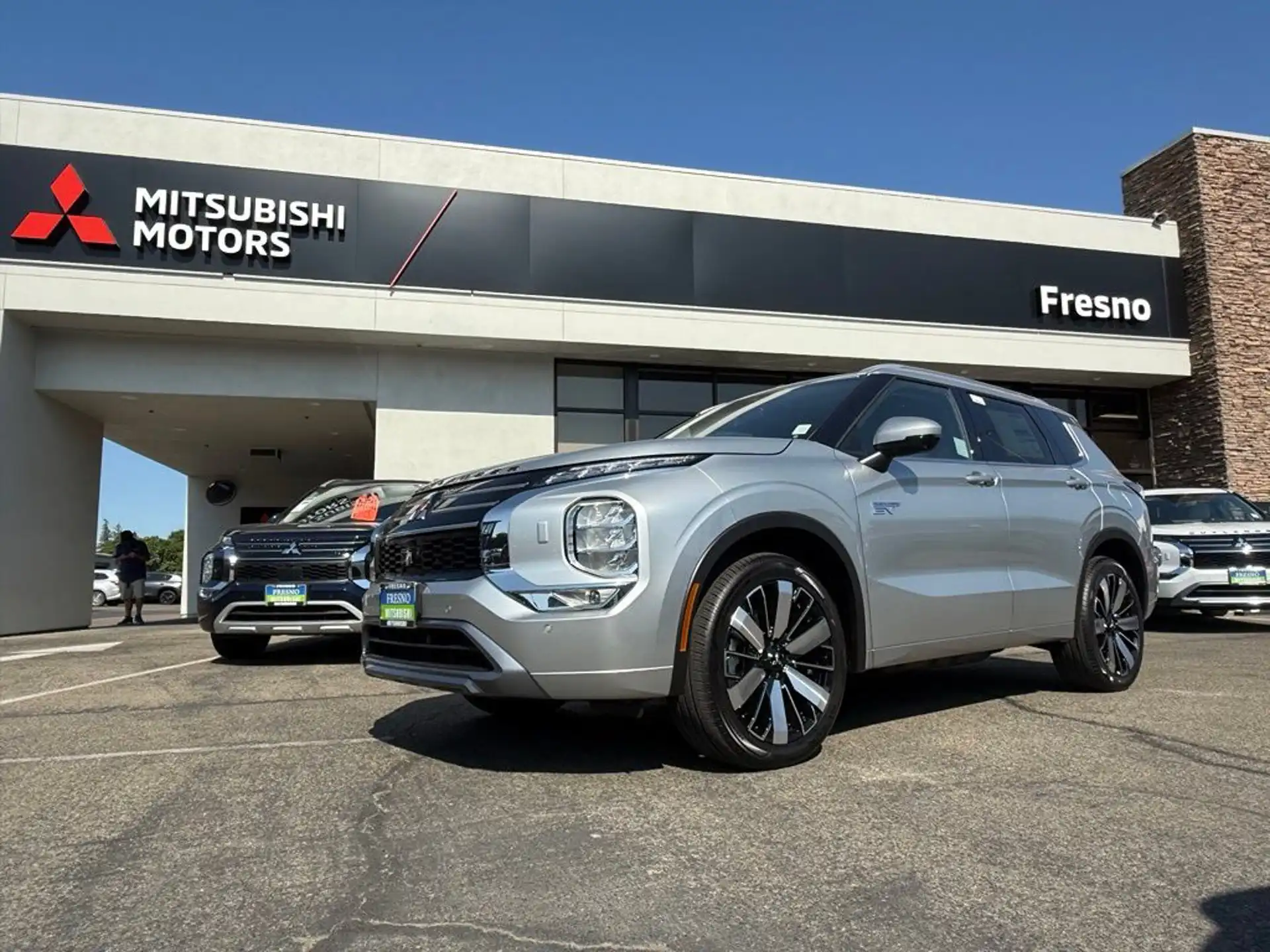 2026 Mitsubishi Outlander Plug-in Hybrid SEL S-AWC's photo