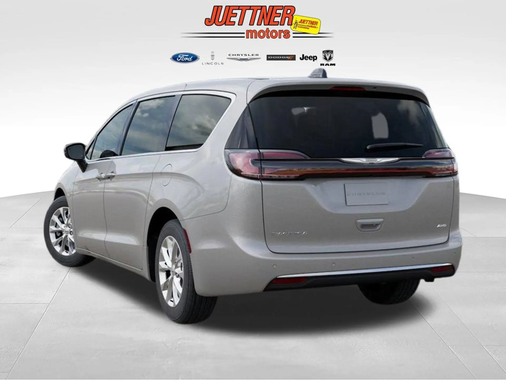 2026 Chrysler Pacifica Select AWD photo 3